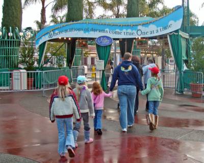 Photo illustrating Disneyland Resort - Entrance