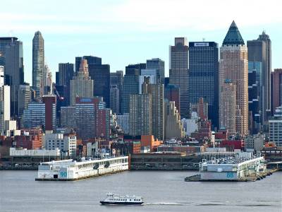 Photo illustrating Manhattan Cruise Piers 88 & 90