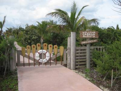 Entrance to Private Cabanas