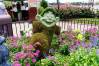 Epcot_111_SW_SD_Topiaries_Close_Up_with_Luke_1_of_1_.jpg