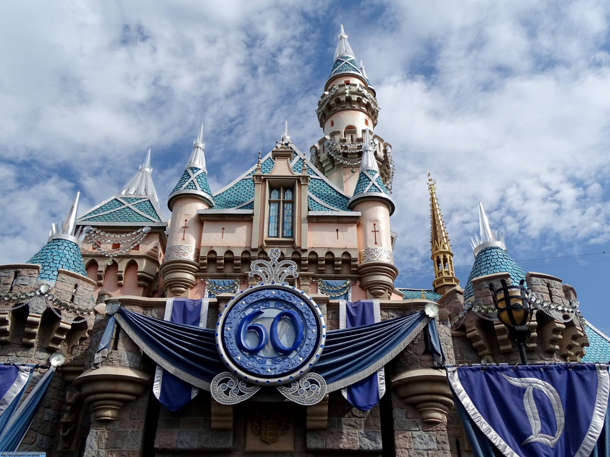 Learn how to stay cool and beat the heat at Disneyland |PassPorter.com