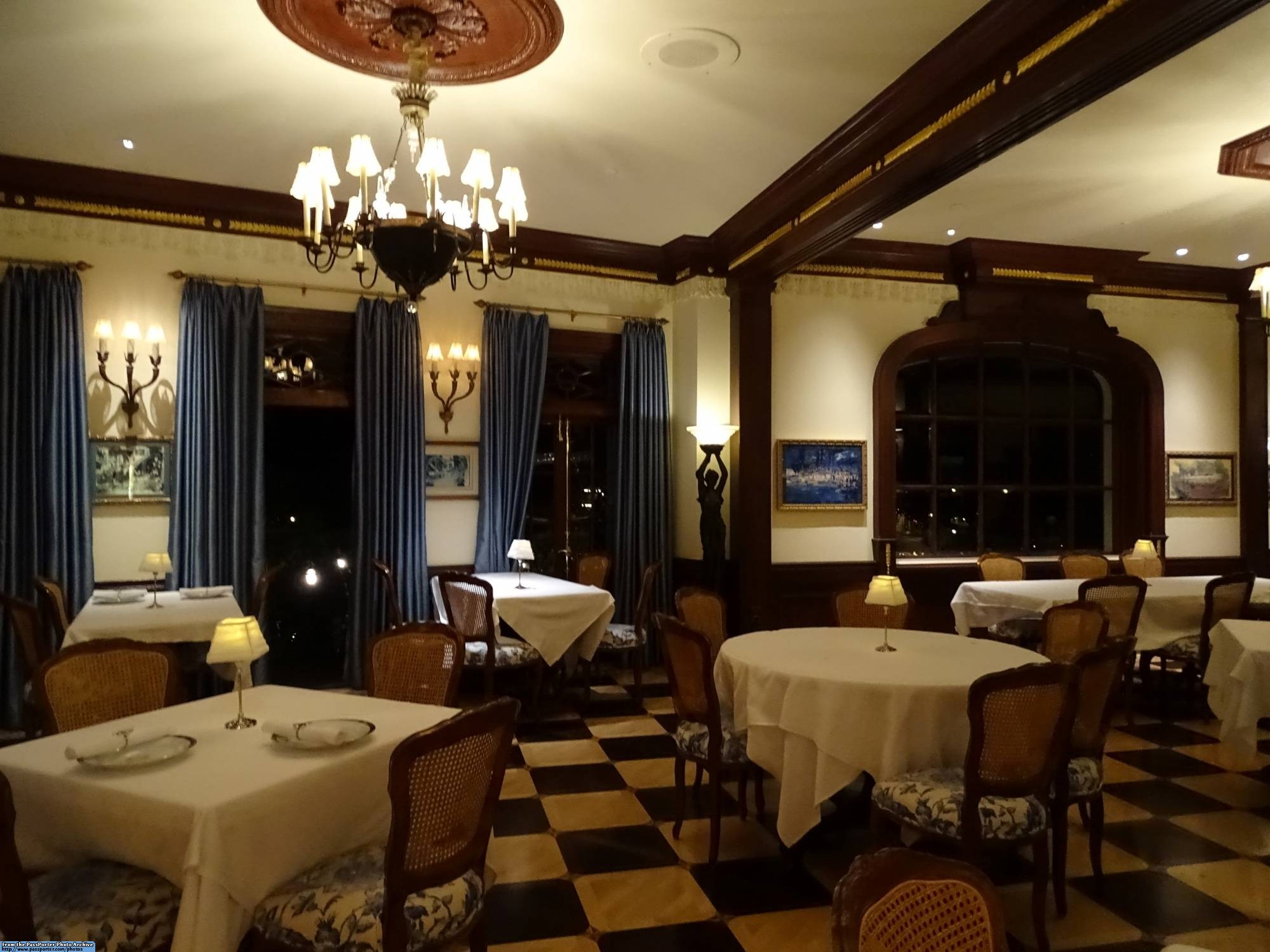 Get a peek into the exclusive private Club 33 at Disneyland | PassPorter.com