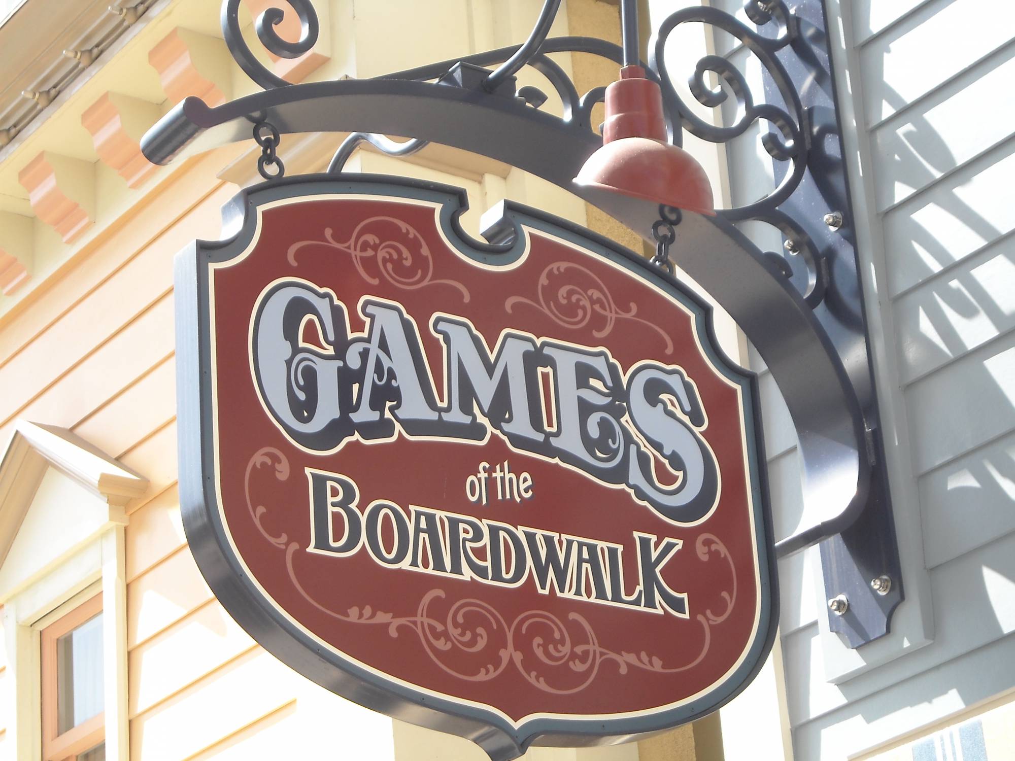 Play the games on the Boardwalk at Disney California Adventure |PassPorter.com