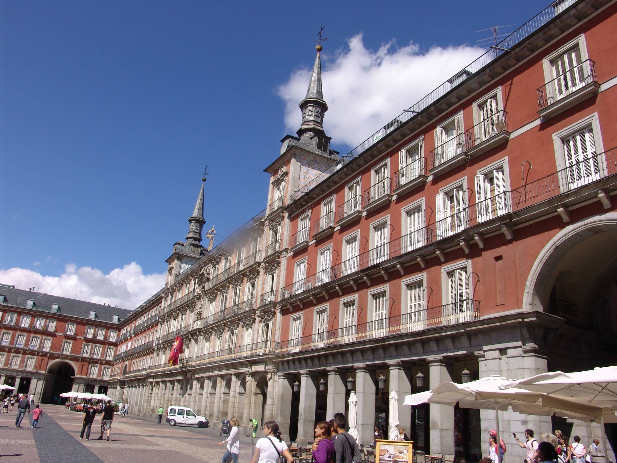 Explore the beauty of Spain's Capital City |PassPorter.com