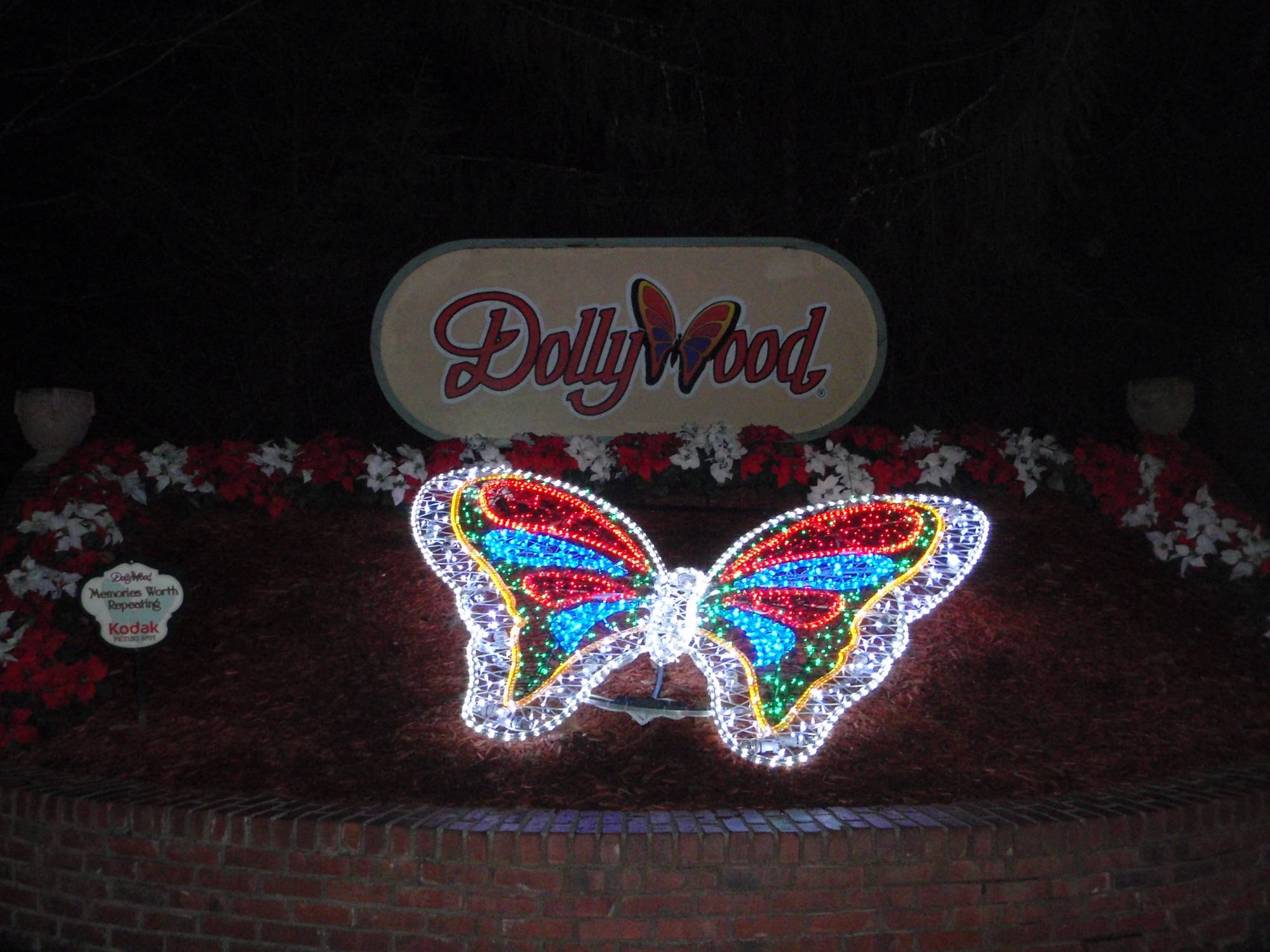 Discover the charm of Dollywood |PassPorter.com