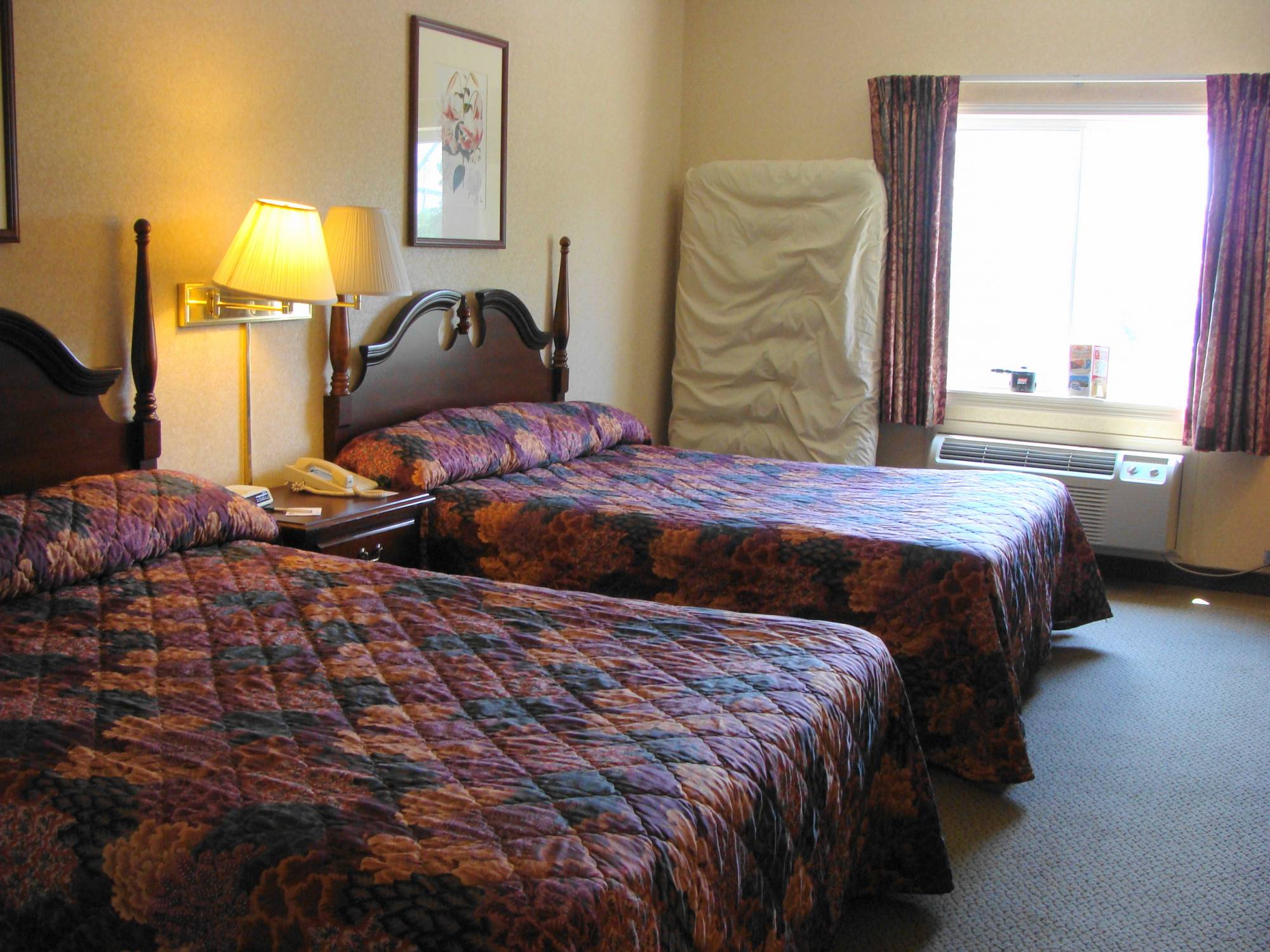 Hotel Breakers room - Cedar Point