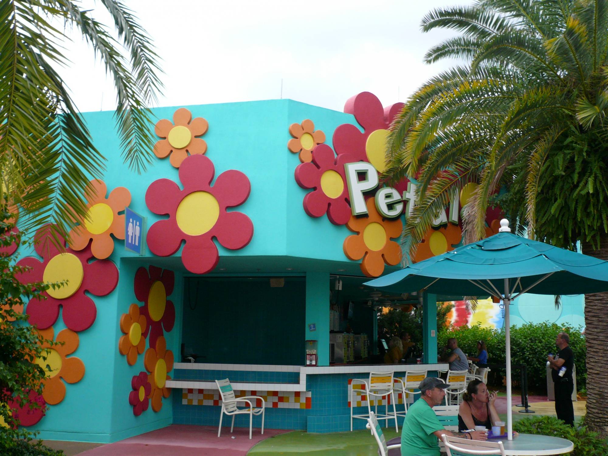 Pop Century - Petals Pool Bar