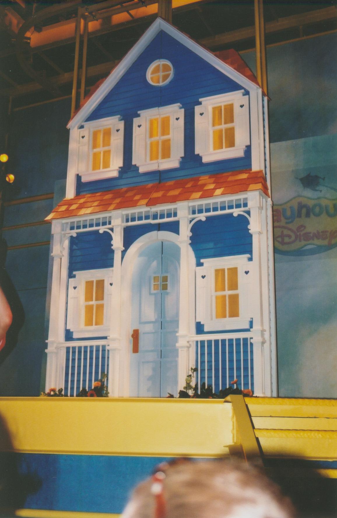 Disney MGM - Playhouse Disney Bear in the Big Blue House