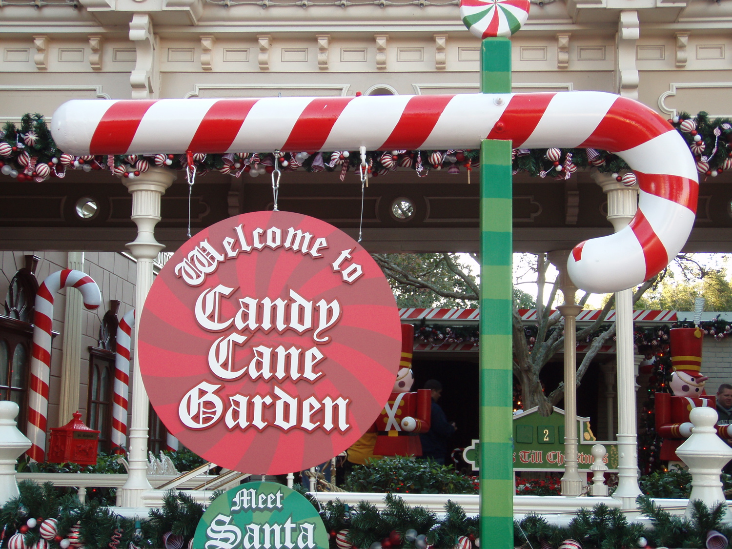 Magic Kingdom - Christmas Decor