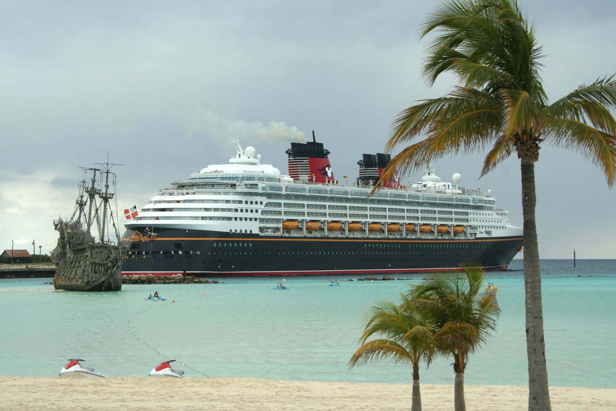 Castaway Cay - Disney Wonder and Flying Dutchman