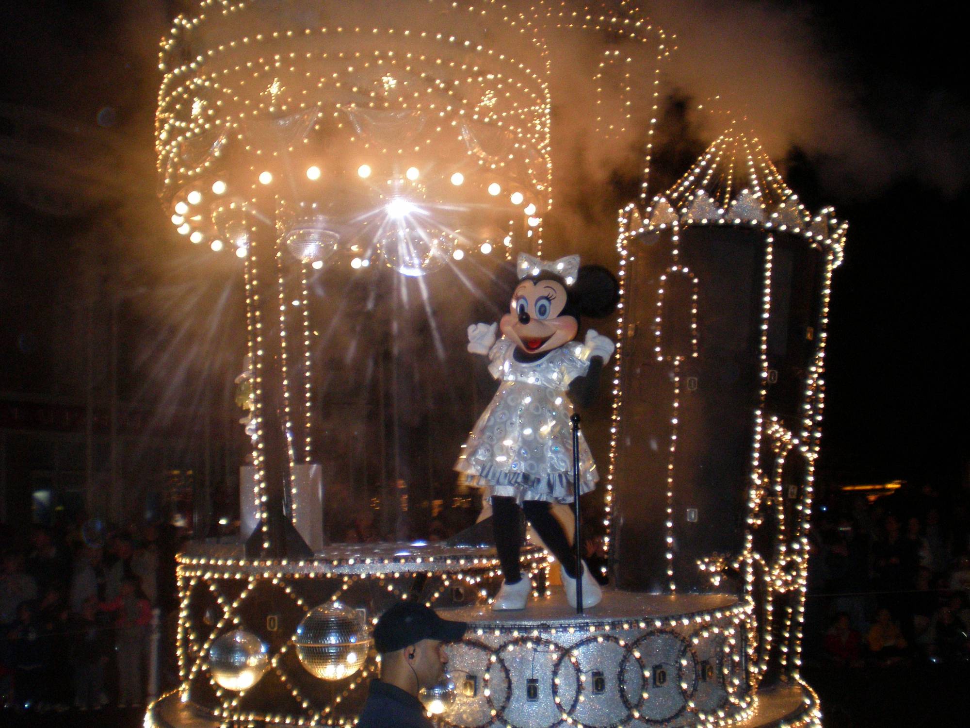 magic kingdom-spectromagic parade