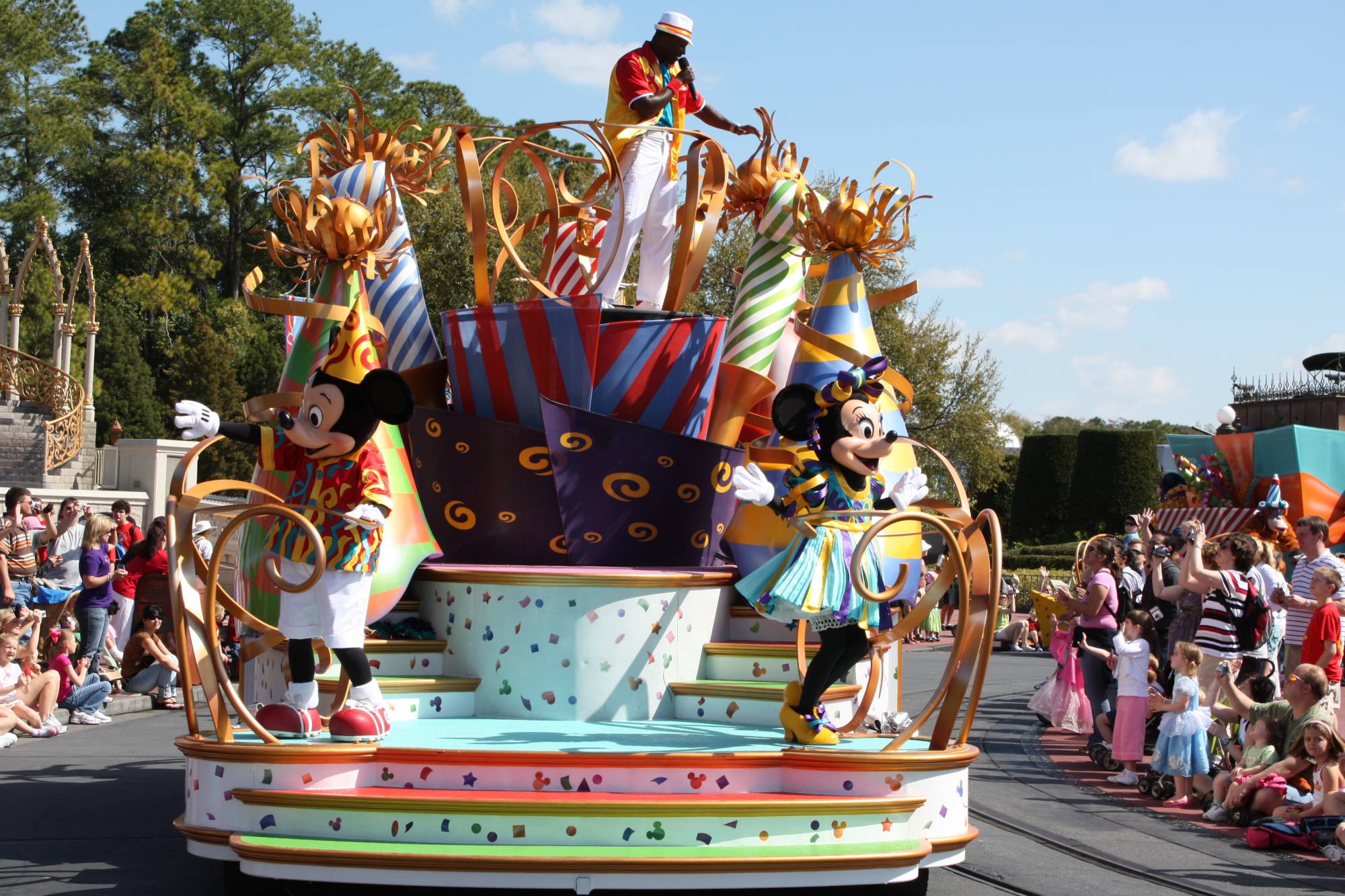 Magic Kingdom - Move It! Shake It! Celebrate It! Parade