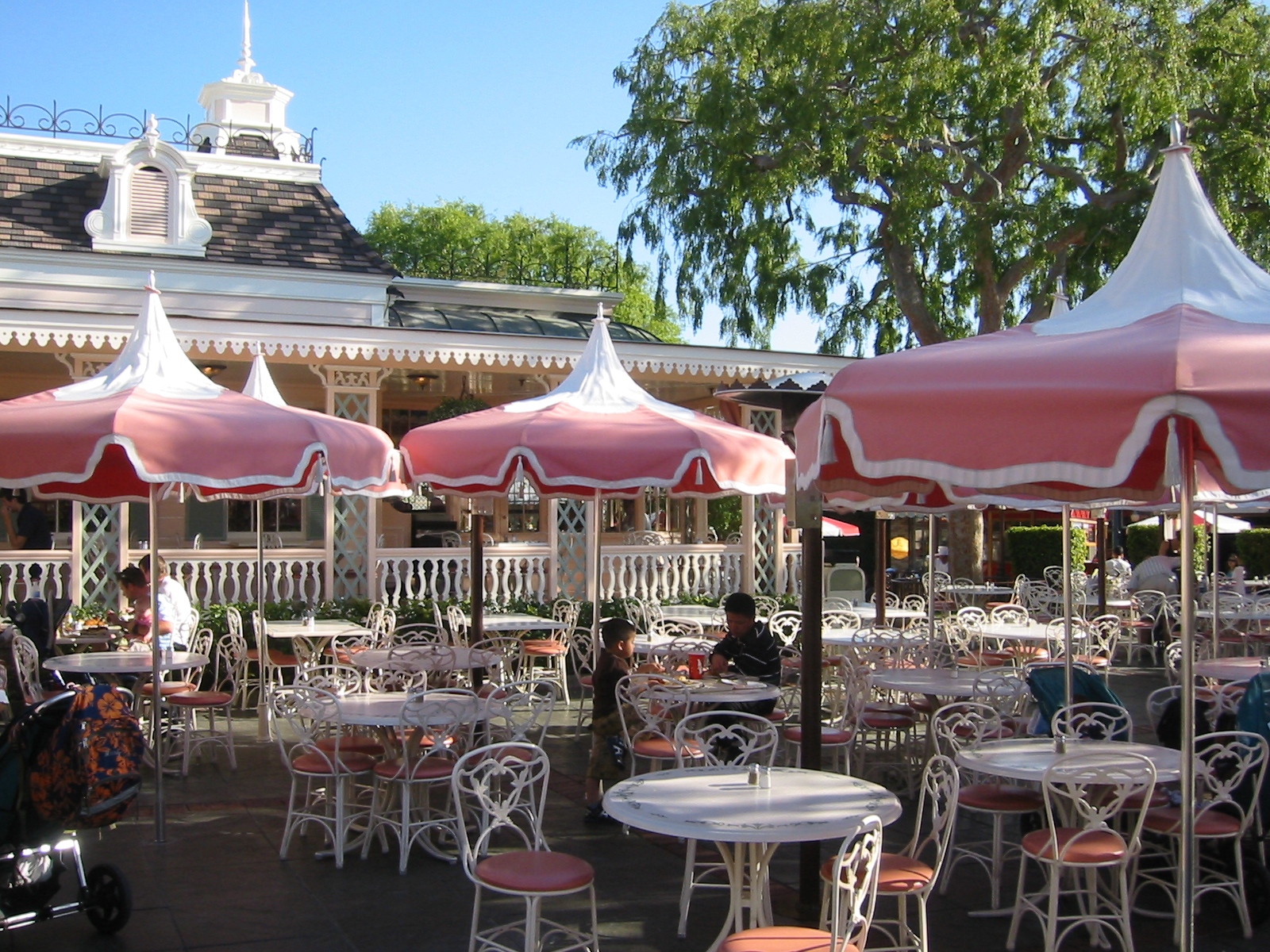 Plaza Inn - Outdoor Seating