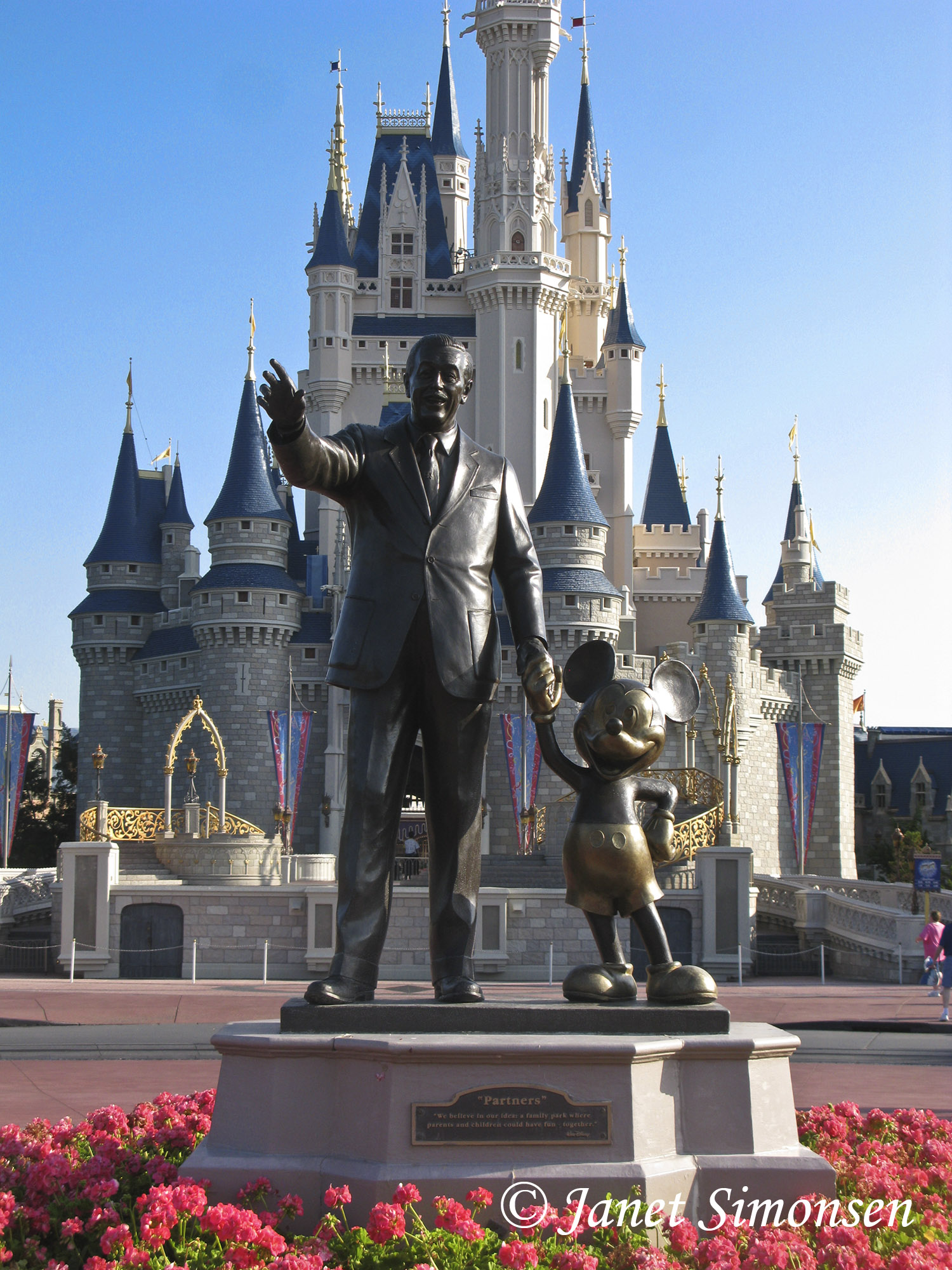 Magic Kingdom - Partners Statue