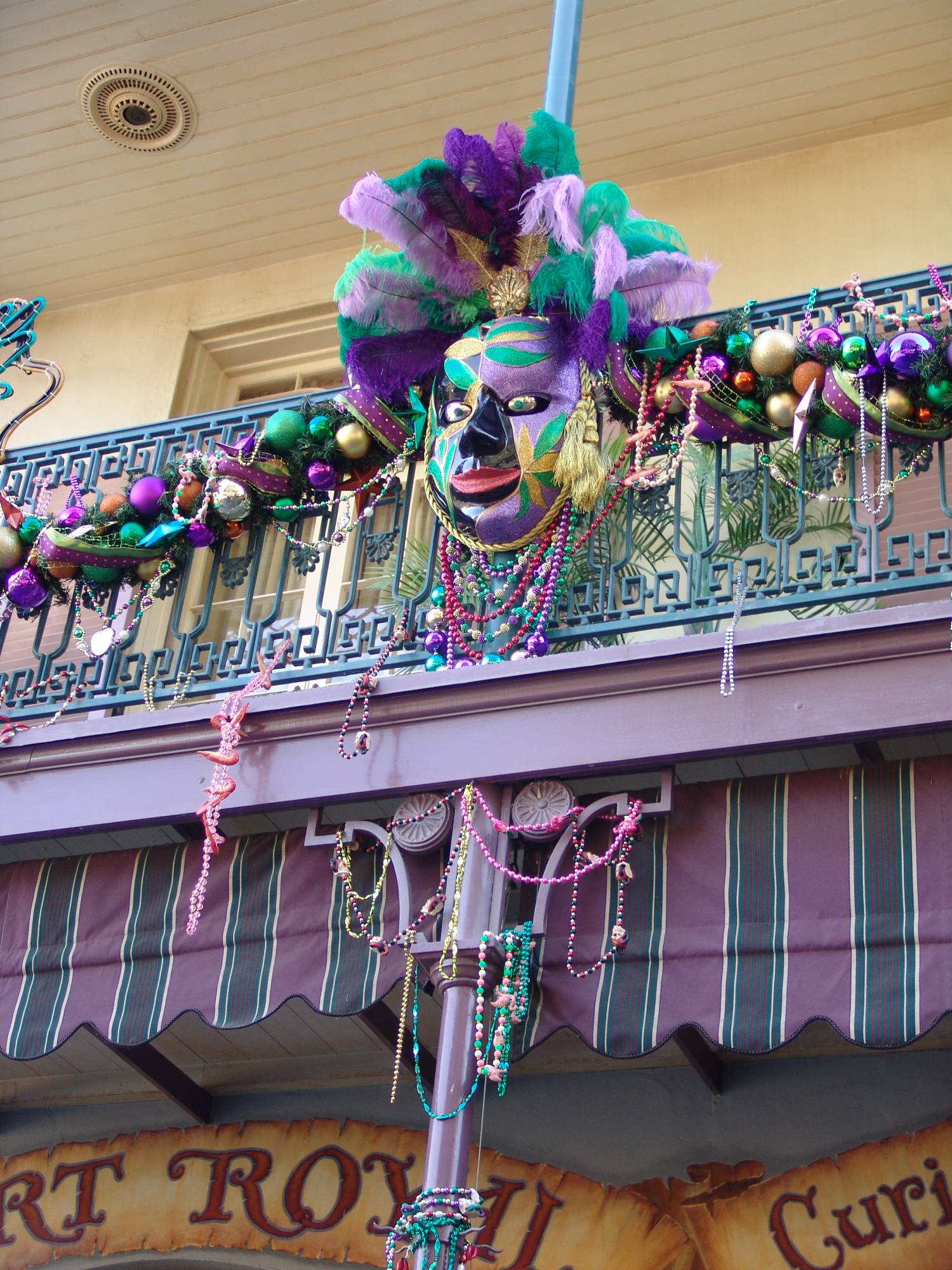 Disneyland - Christmas decorations in New Orleans Square