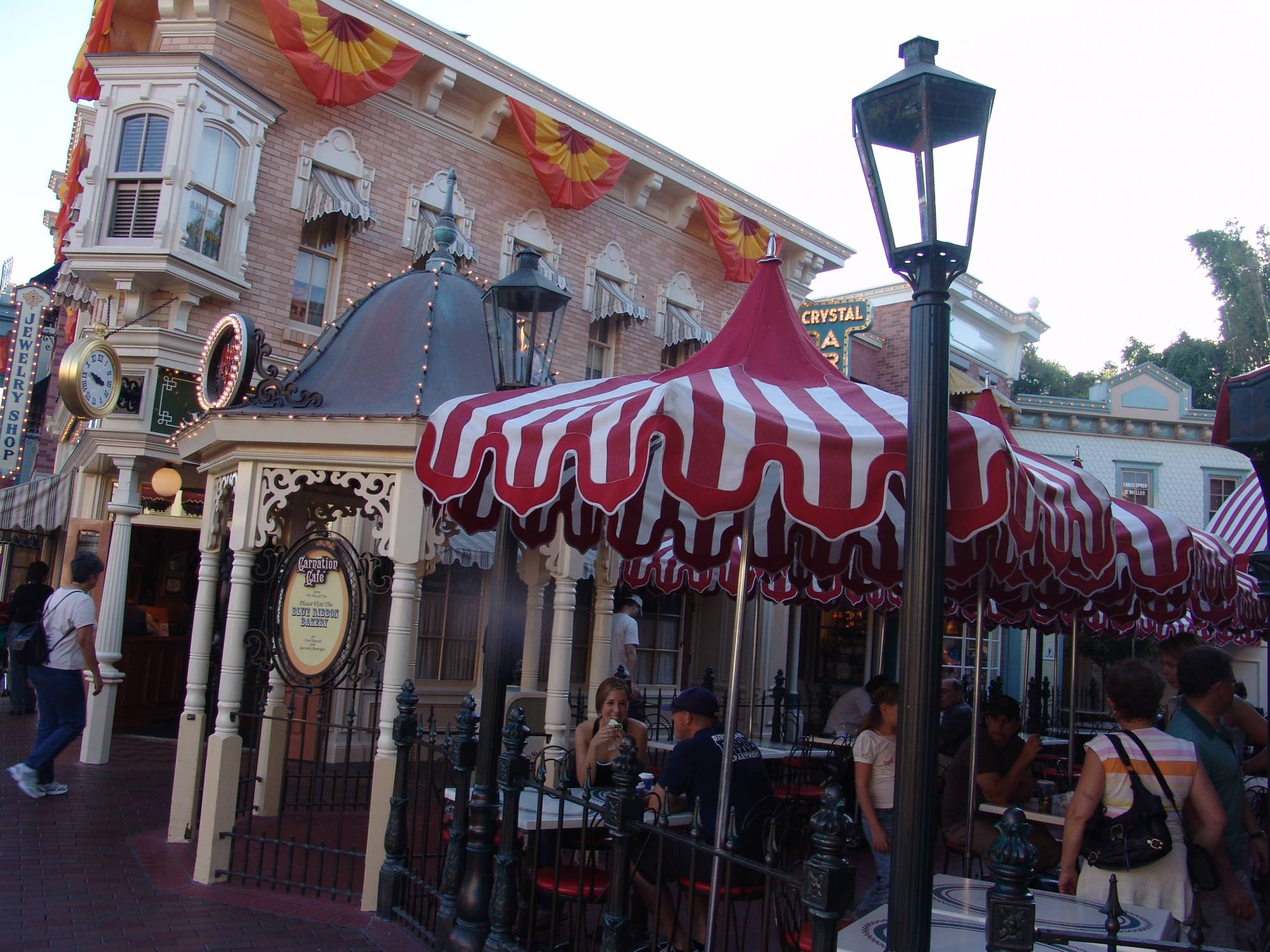 Disneyland - Carnation Cafe