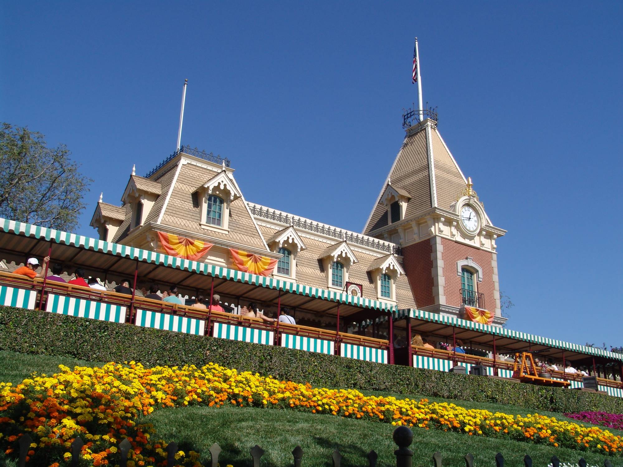 Disneyland - Railroad station at Main Street