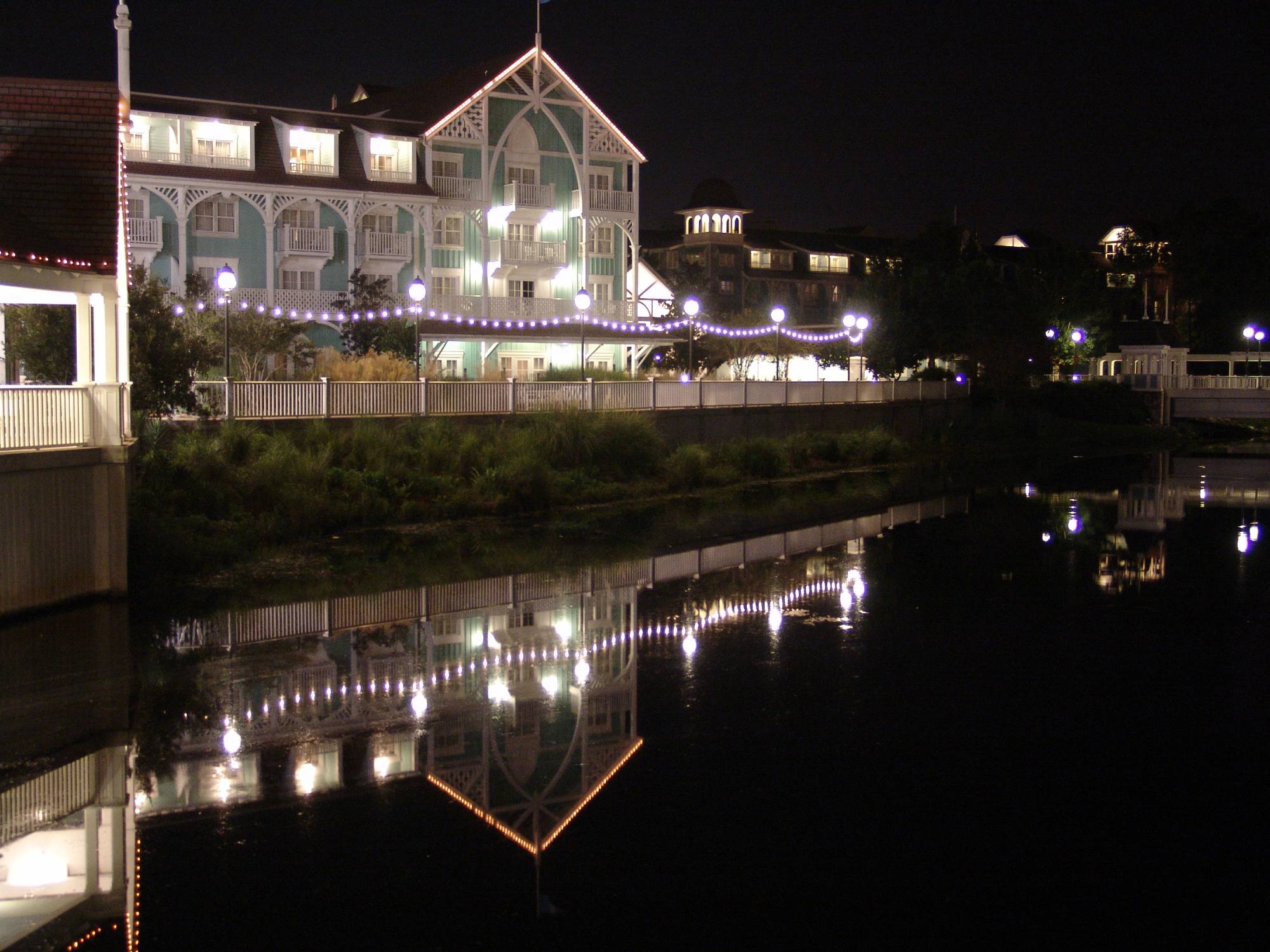 Beach Club Villas - at night