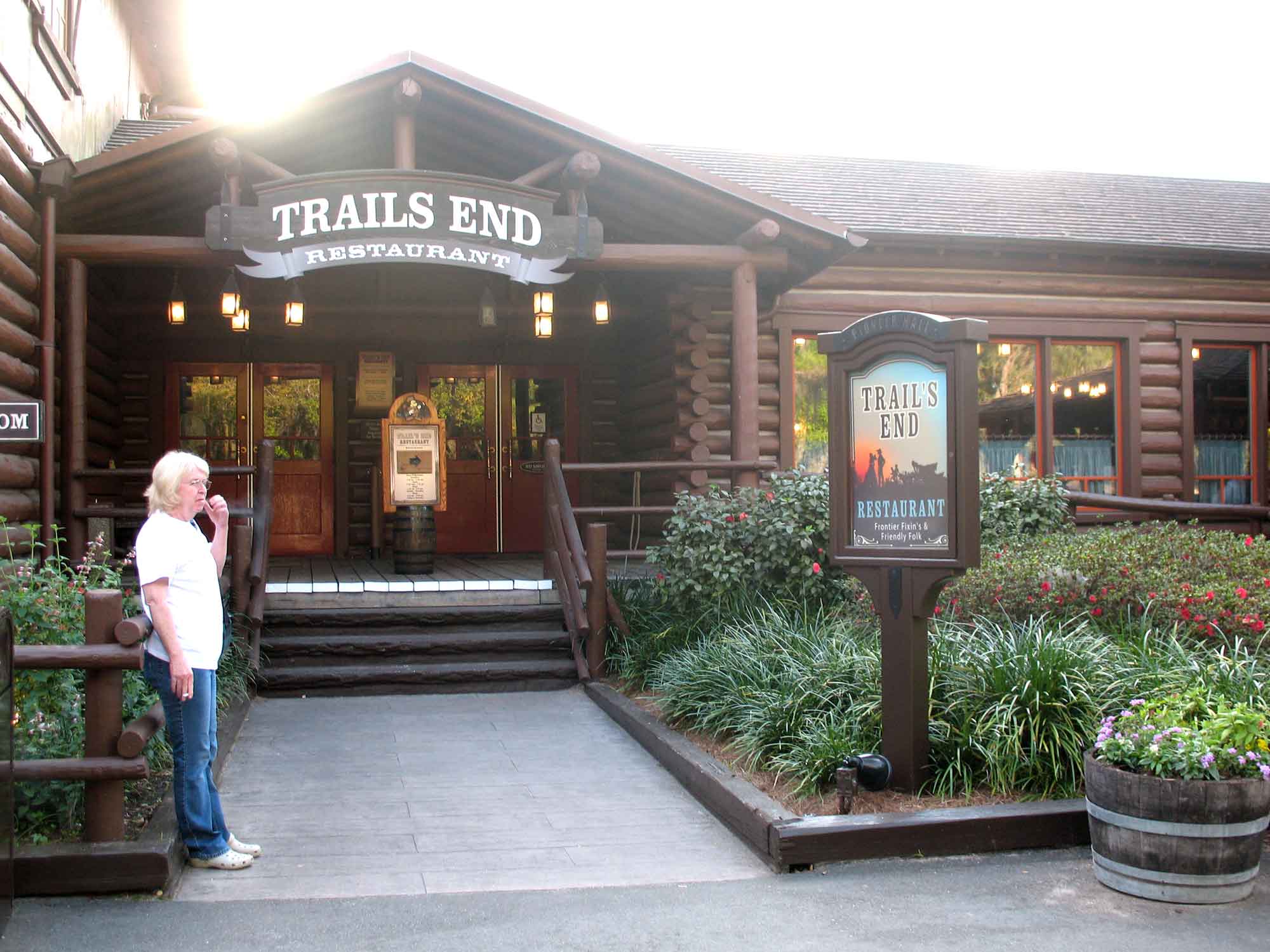 Fort Wilderness - Trails End Restaurant Exterior