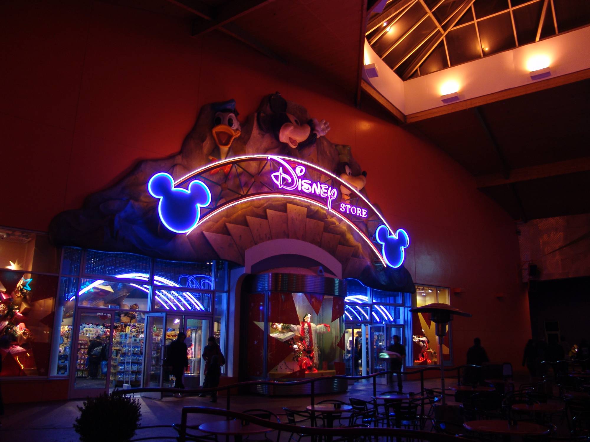 Disneyland Paris - Disney Village