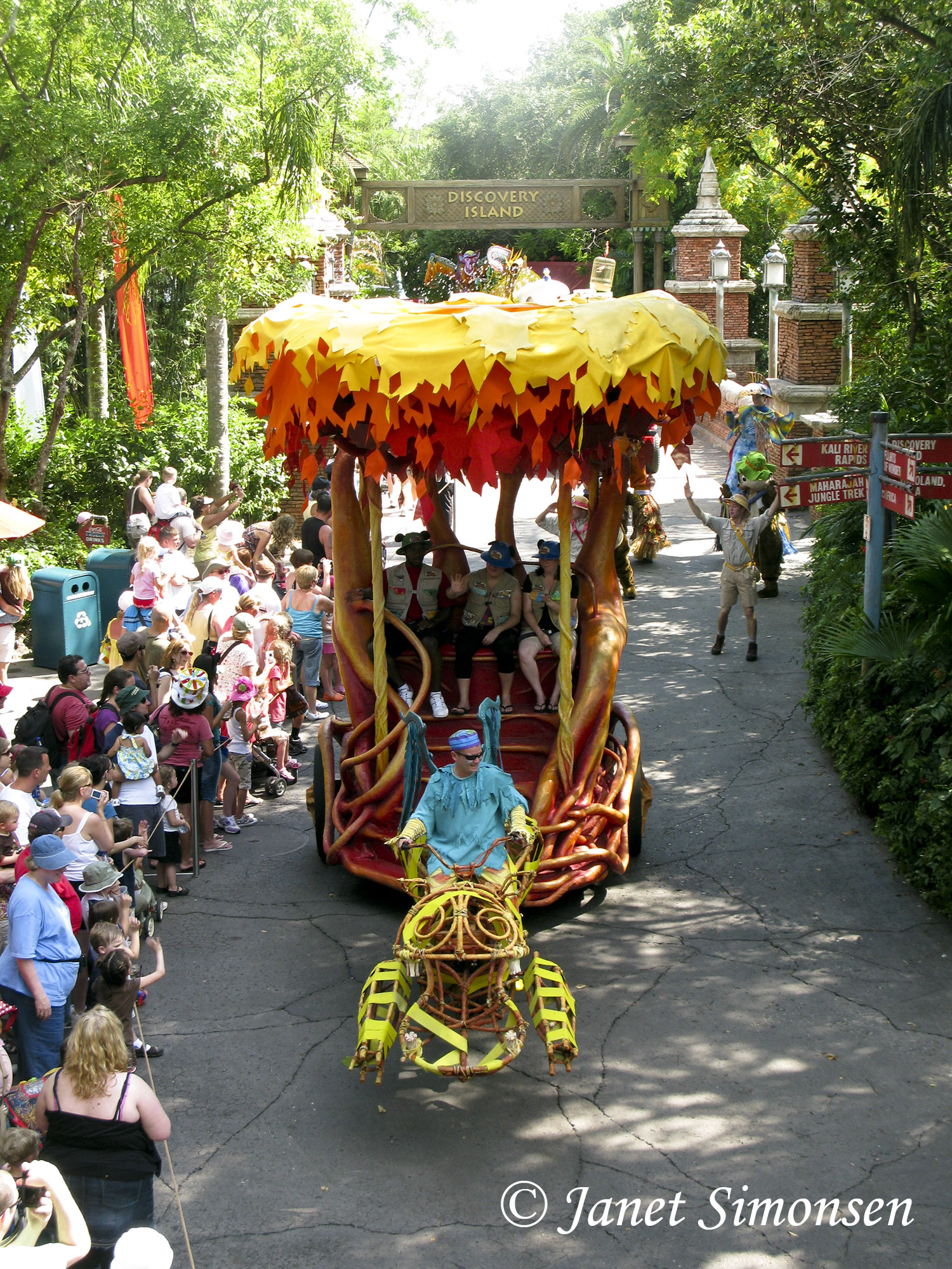 Animal Kingdom - Mickeys Jammin Jungle Parade