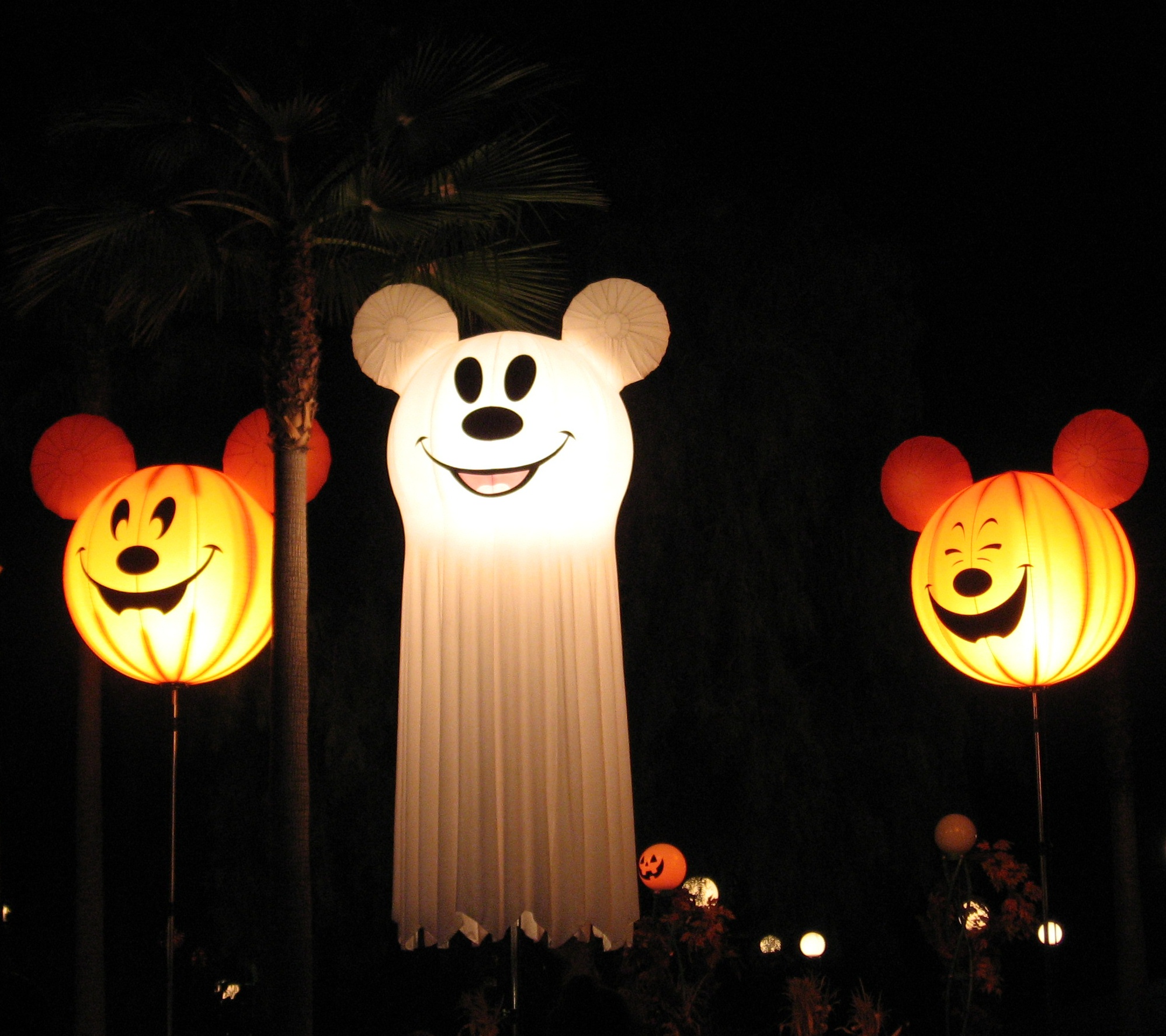 Disney's California Adventure - Halloween Decor