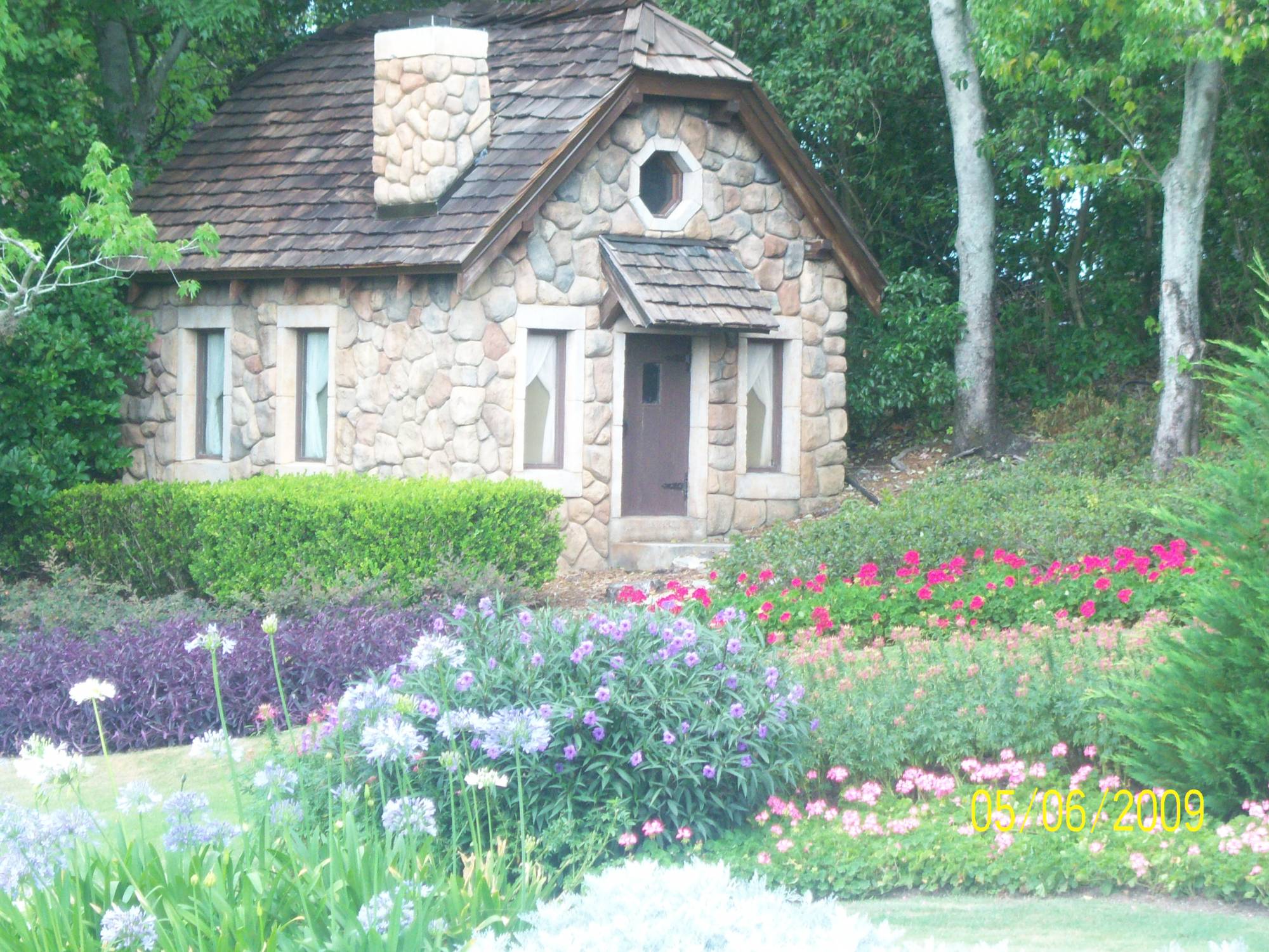 EPCOT- Canada's cottage