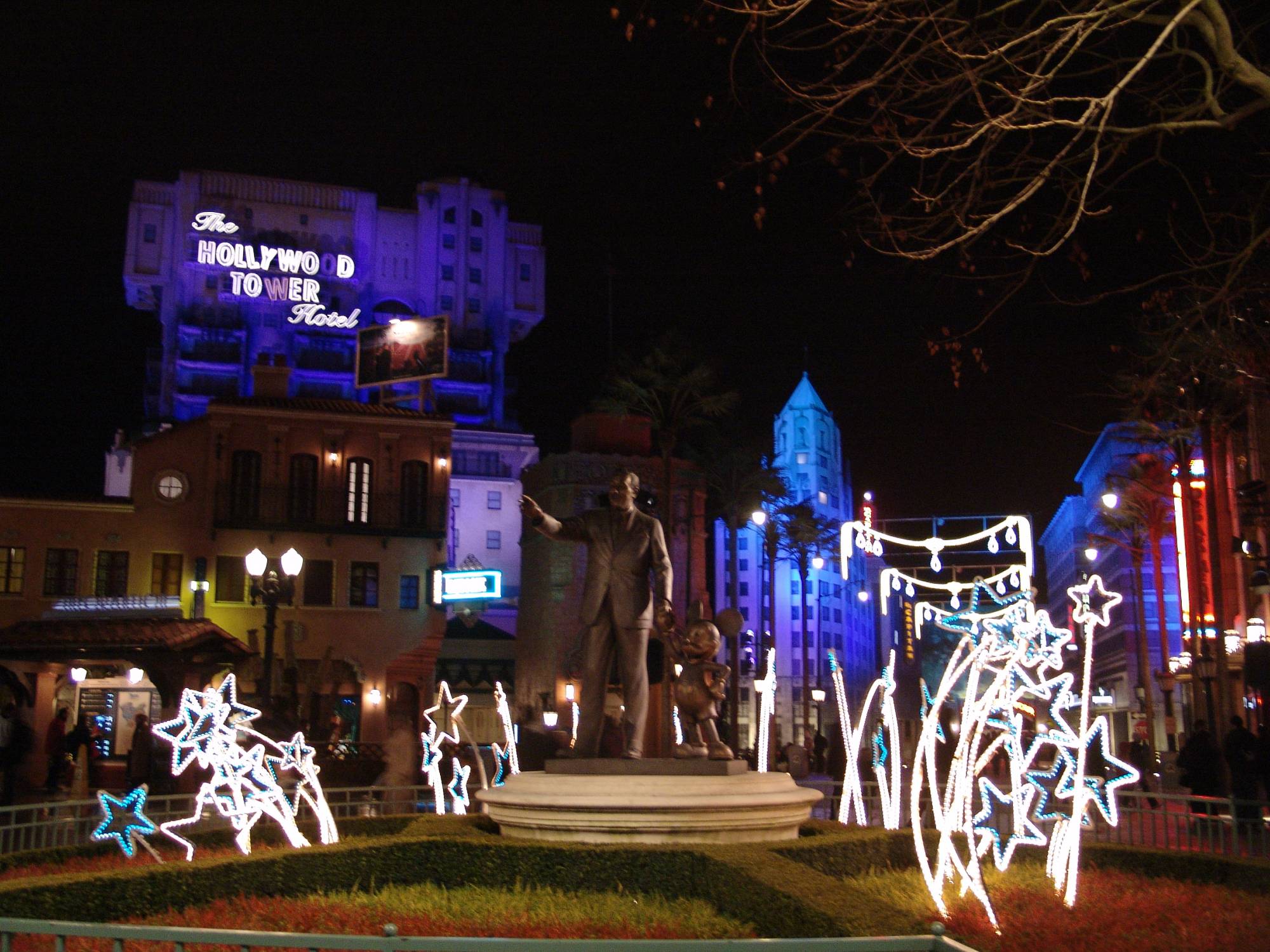 Disneyland Paris - Walt Disney Studios Park at night