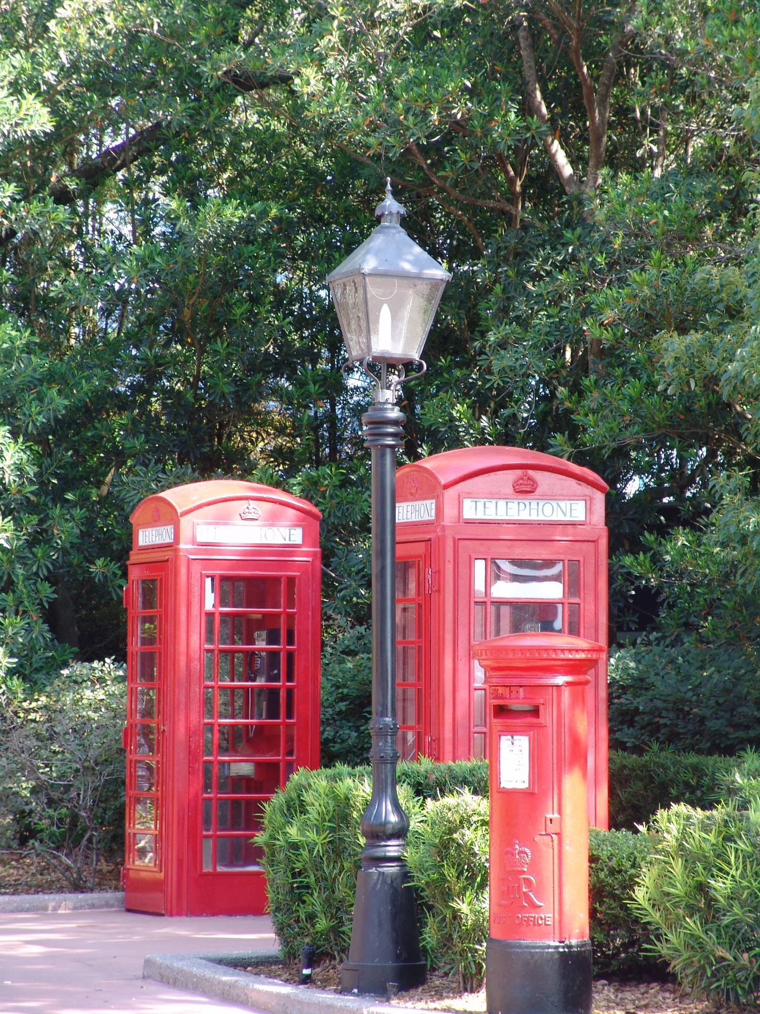 Epcot - United Kingdom red phone boxes