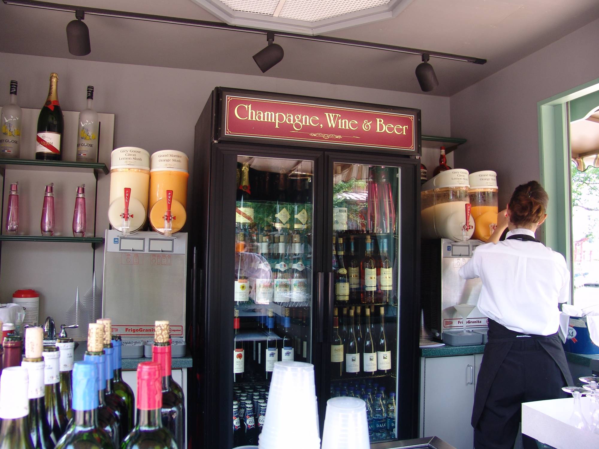 Epcot - France drinks cart