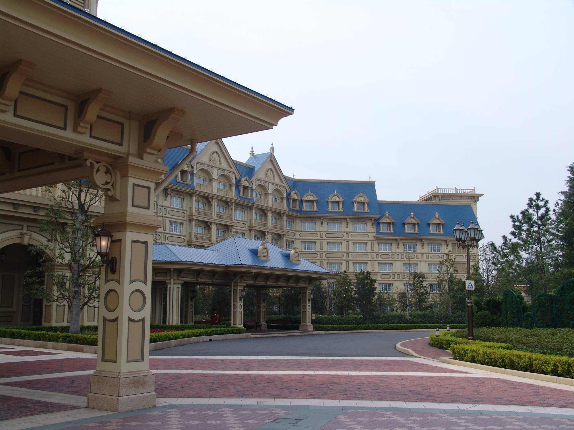 Tokyo Disney - Disneyland Hotel