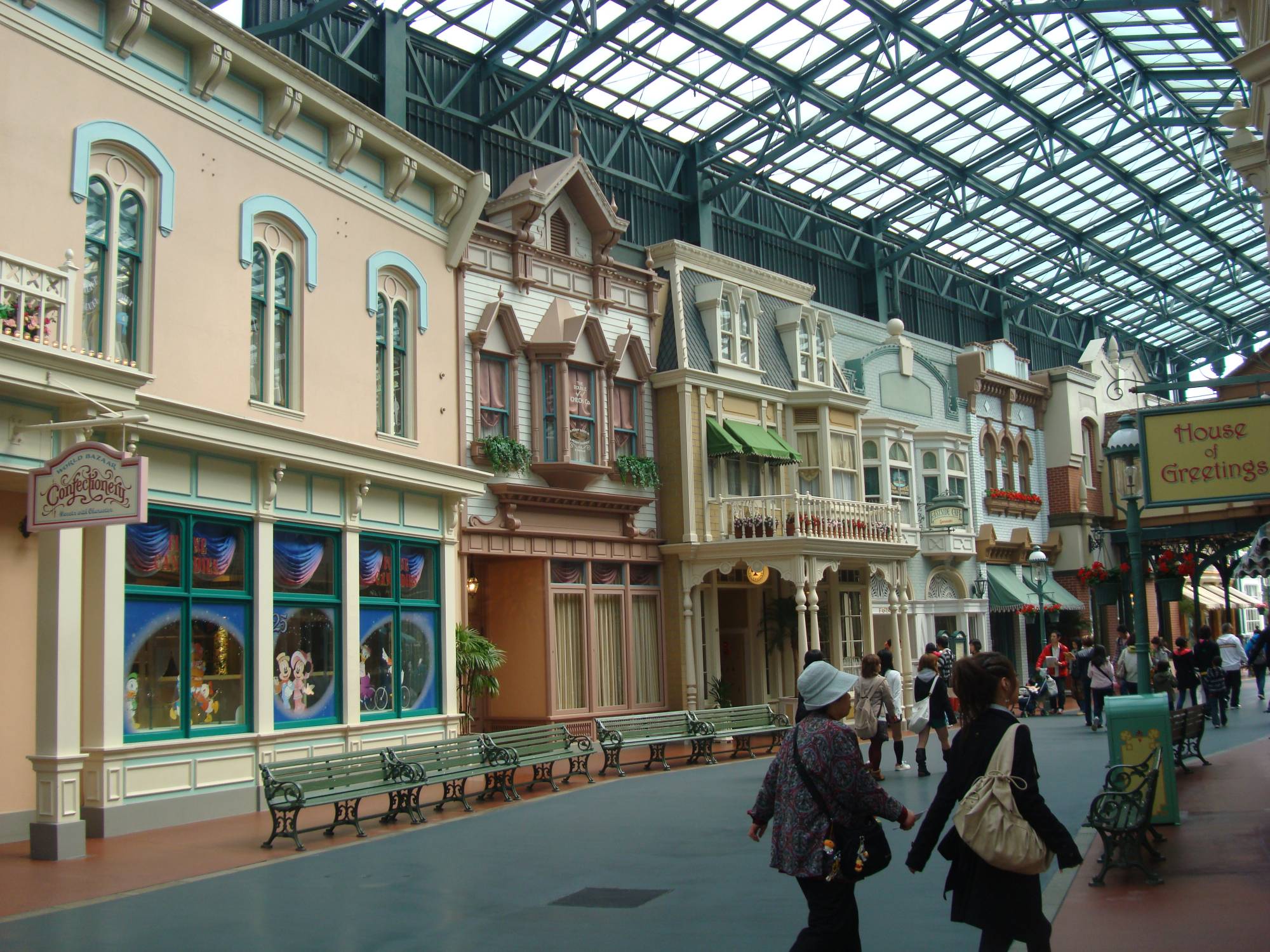 Tokyo Disneyland - World Bazaar