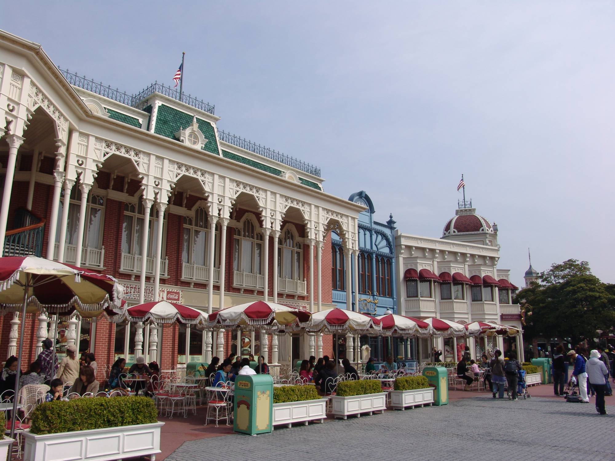 Tokyo Disneyland - Refreshment Corner