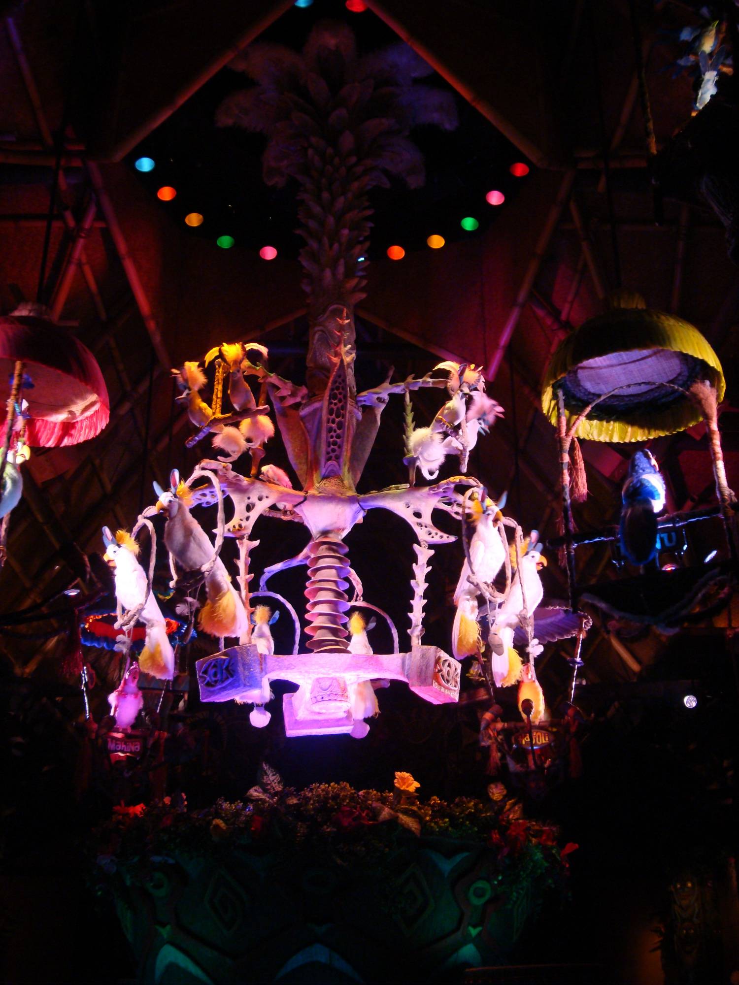 Tokyo Disneyland - the Enchanted Tiki Room