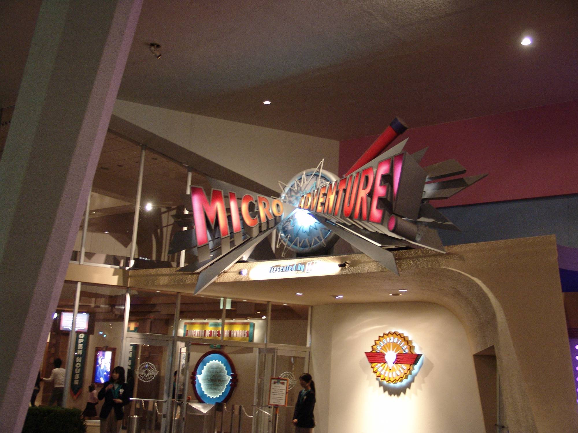 Tokyo Disneyland - MicroAdventure