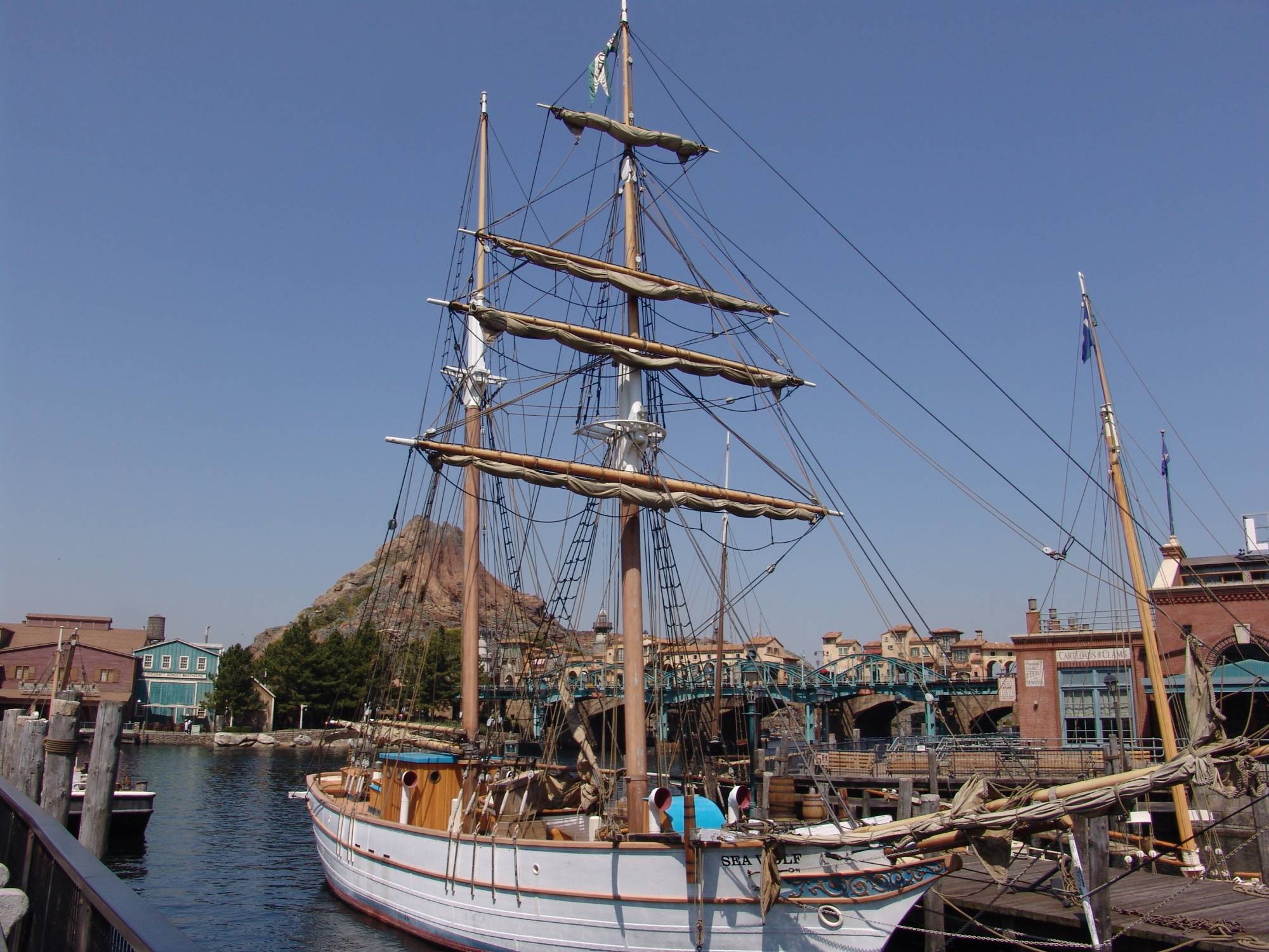 Tokyo DisneySea - American Waterfront