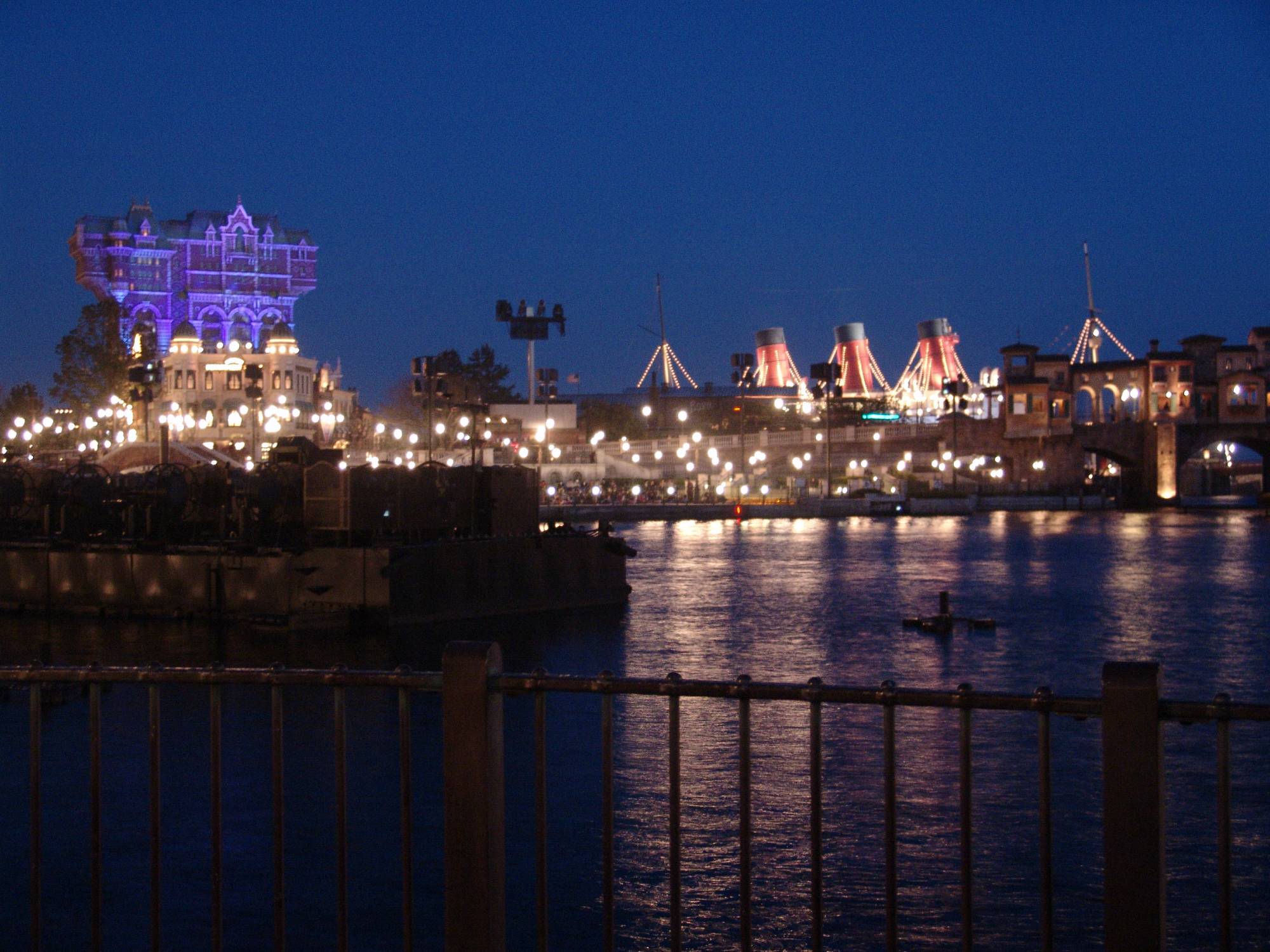 Tokyo DisneySea - Tower of Terror at night