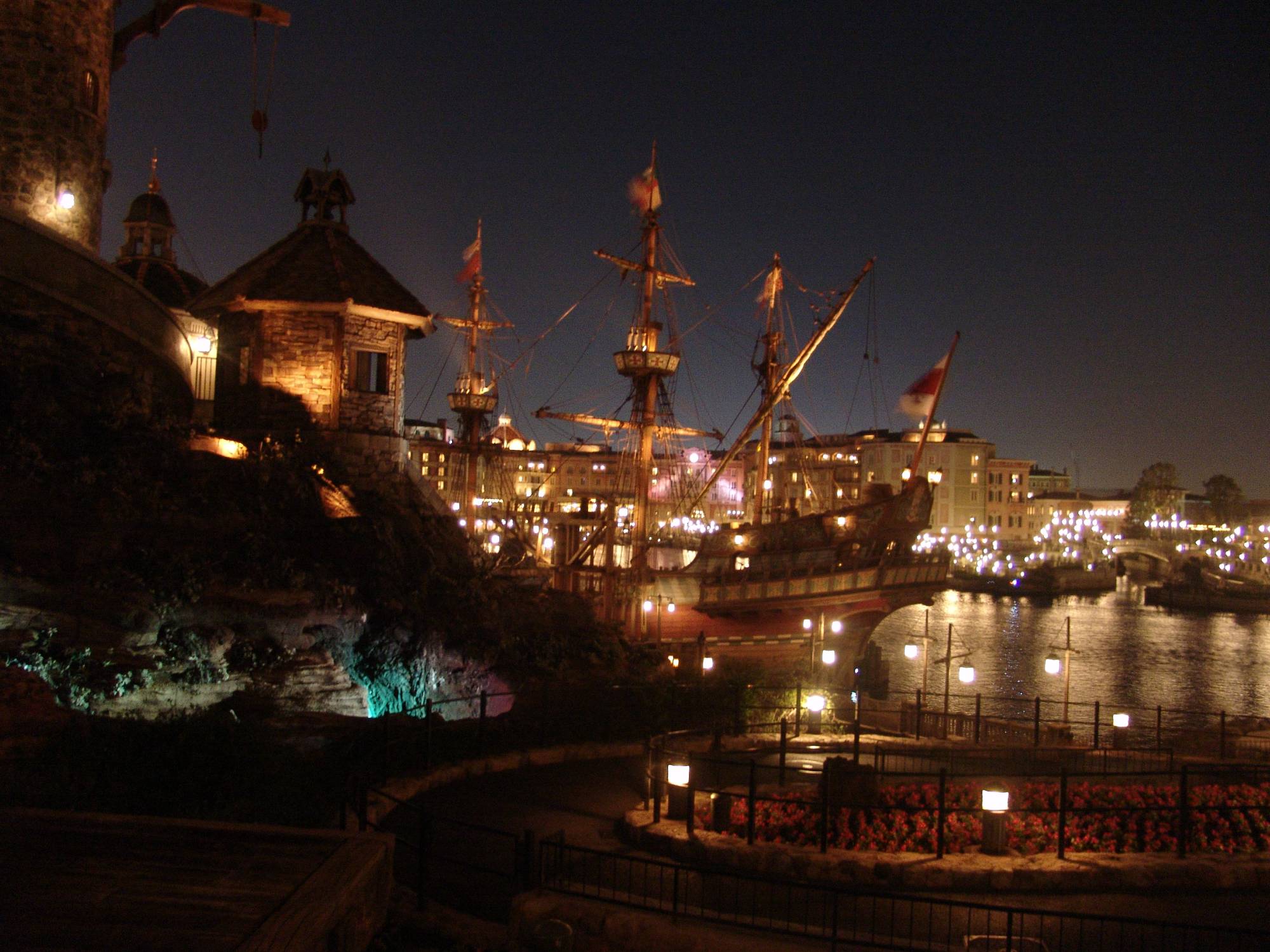 Tokyo DisneySea - Renaissance sailing ship