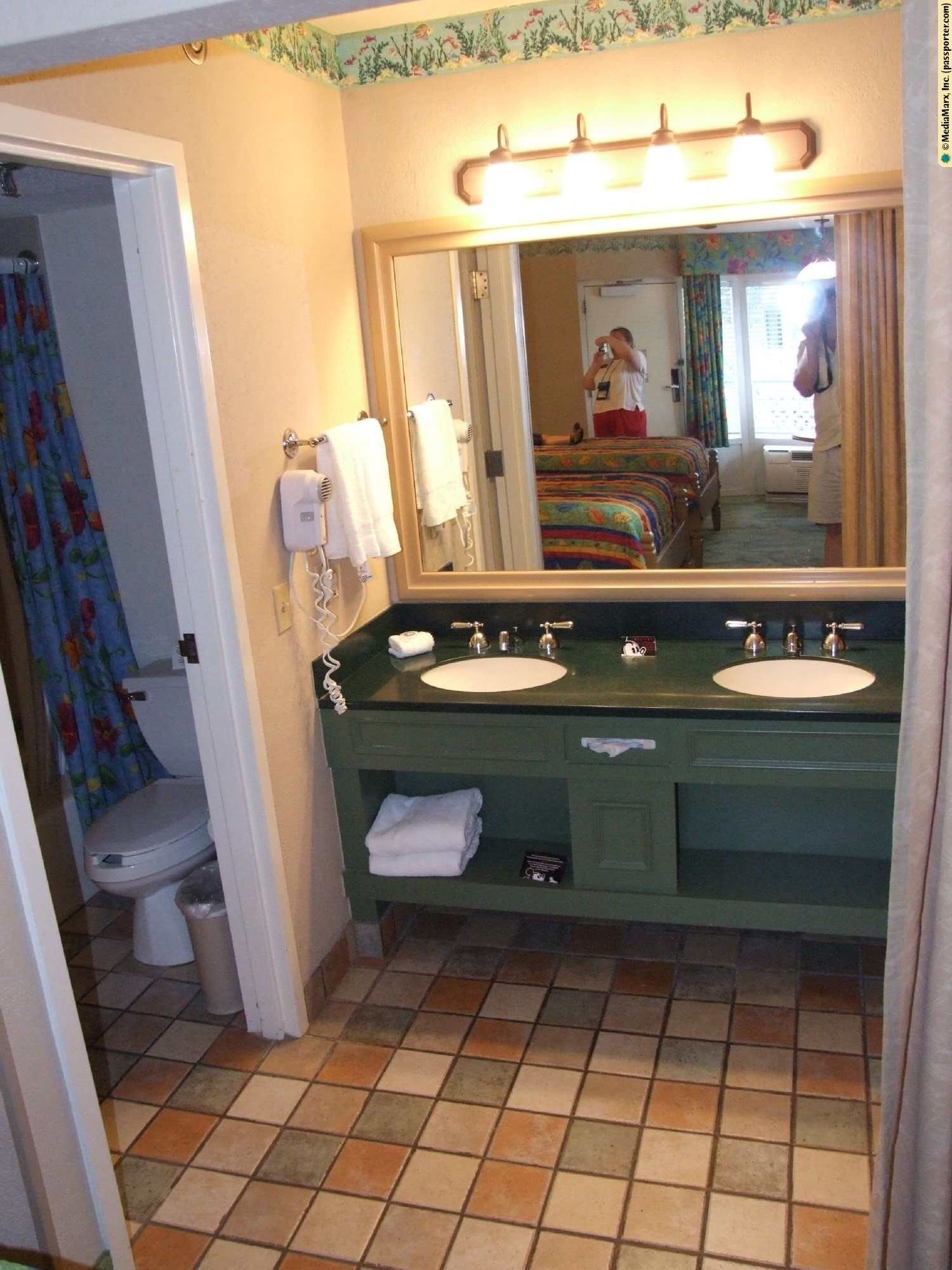 Caribbean Beach Resort Guest Room - Sinks