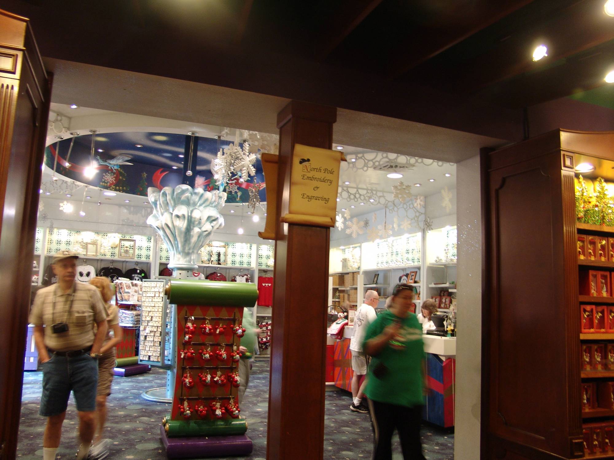 Downtown Disney - Disney's Days of Christmas