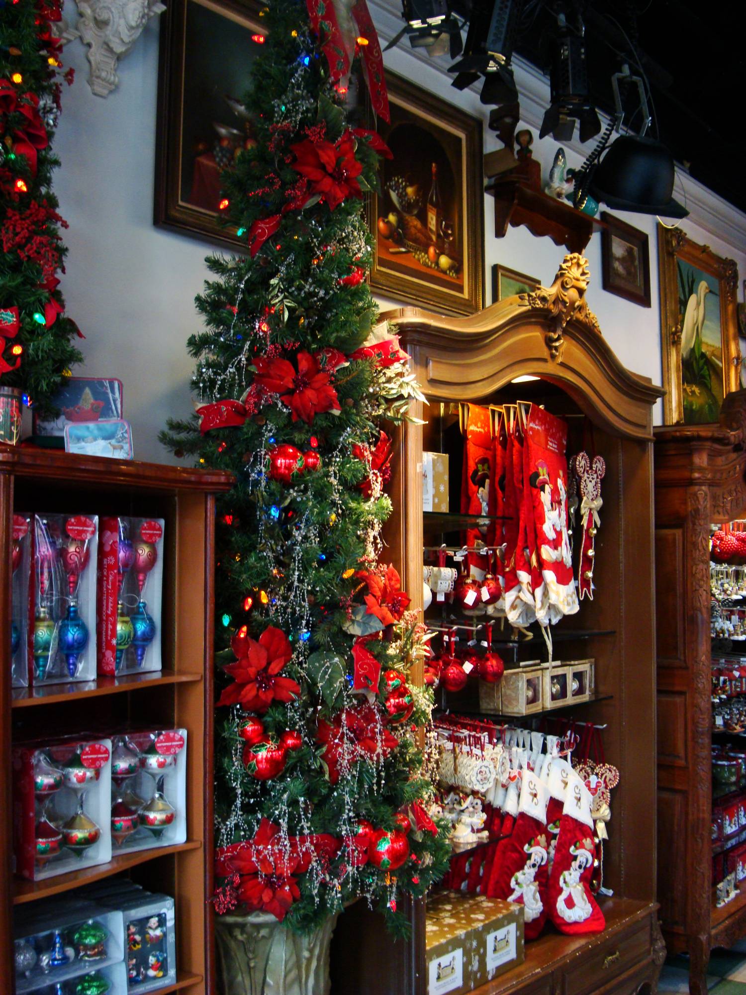 Hollywood Studios - It's A Wonderful Shop