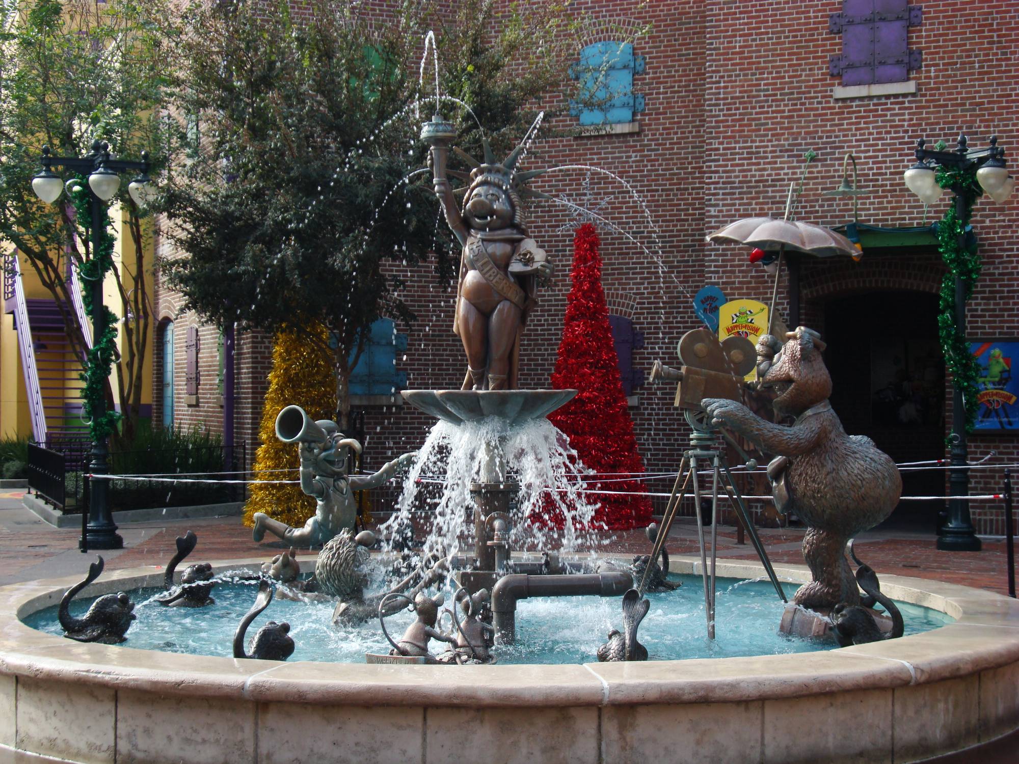 Hollywood Studios - Muppet fountain