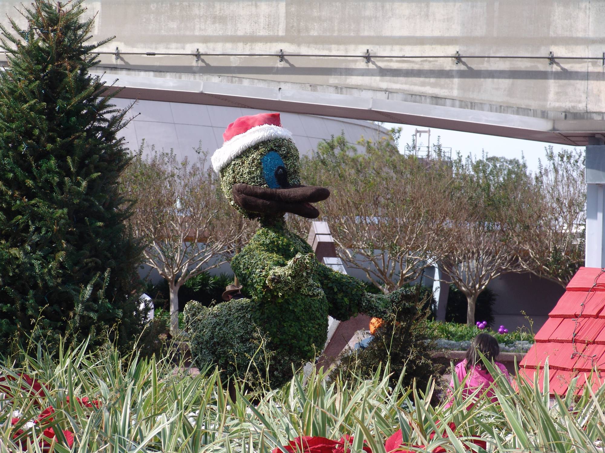 Epcot - Christmas topiary figures