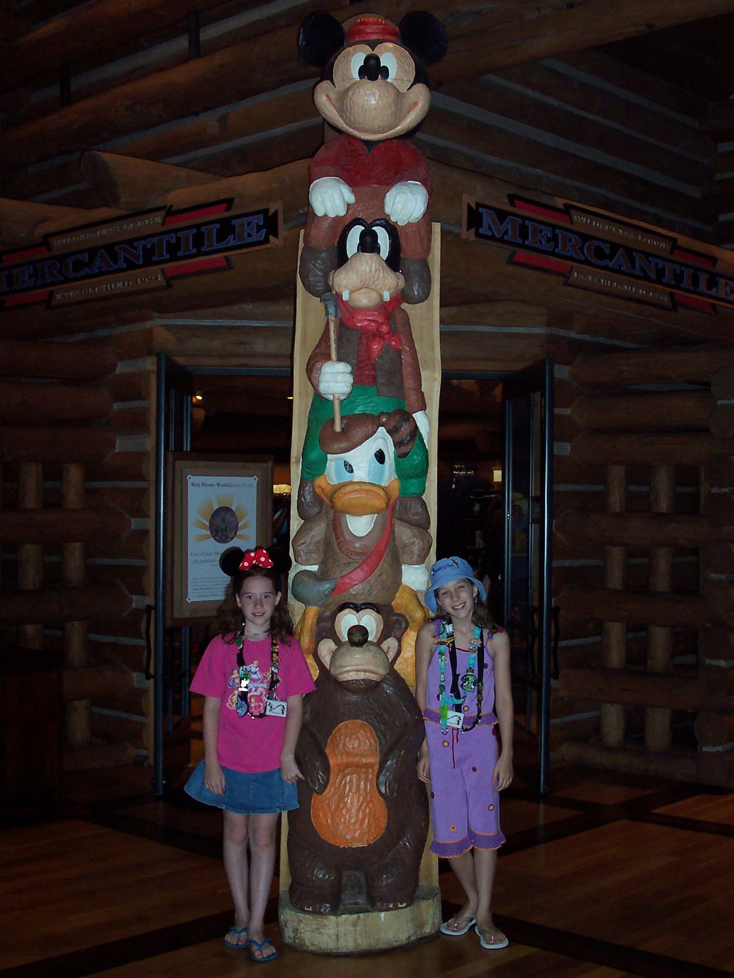 Wilderness Lodge - Totem Pole