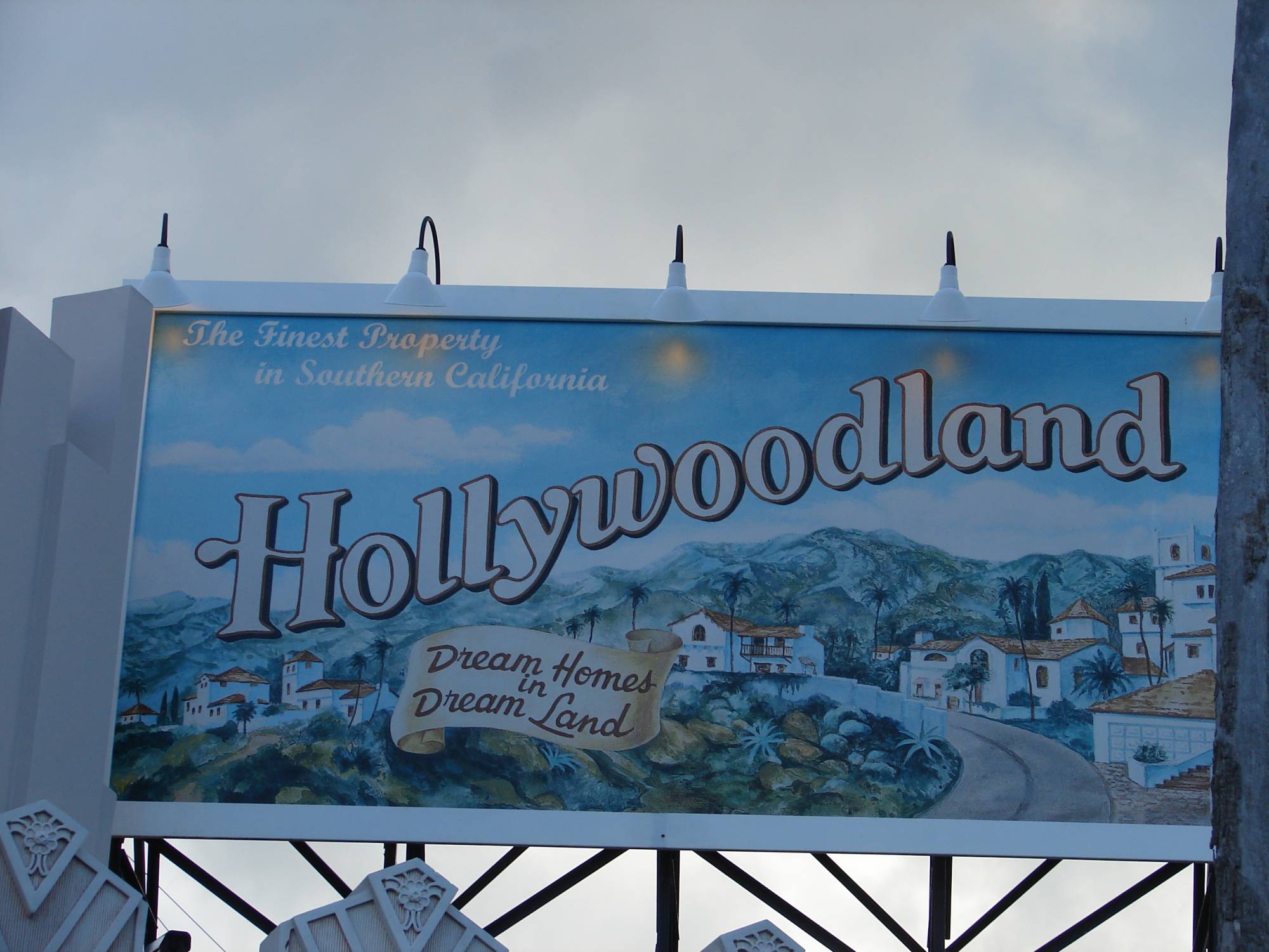 Disney's Hollywood Studios - Billboards/Windows