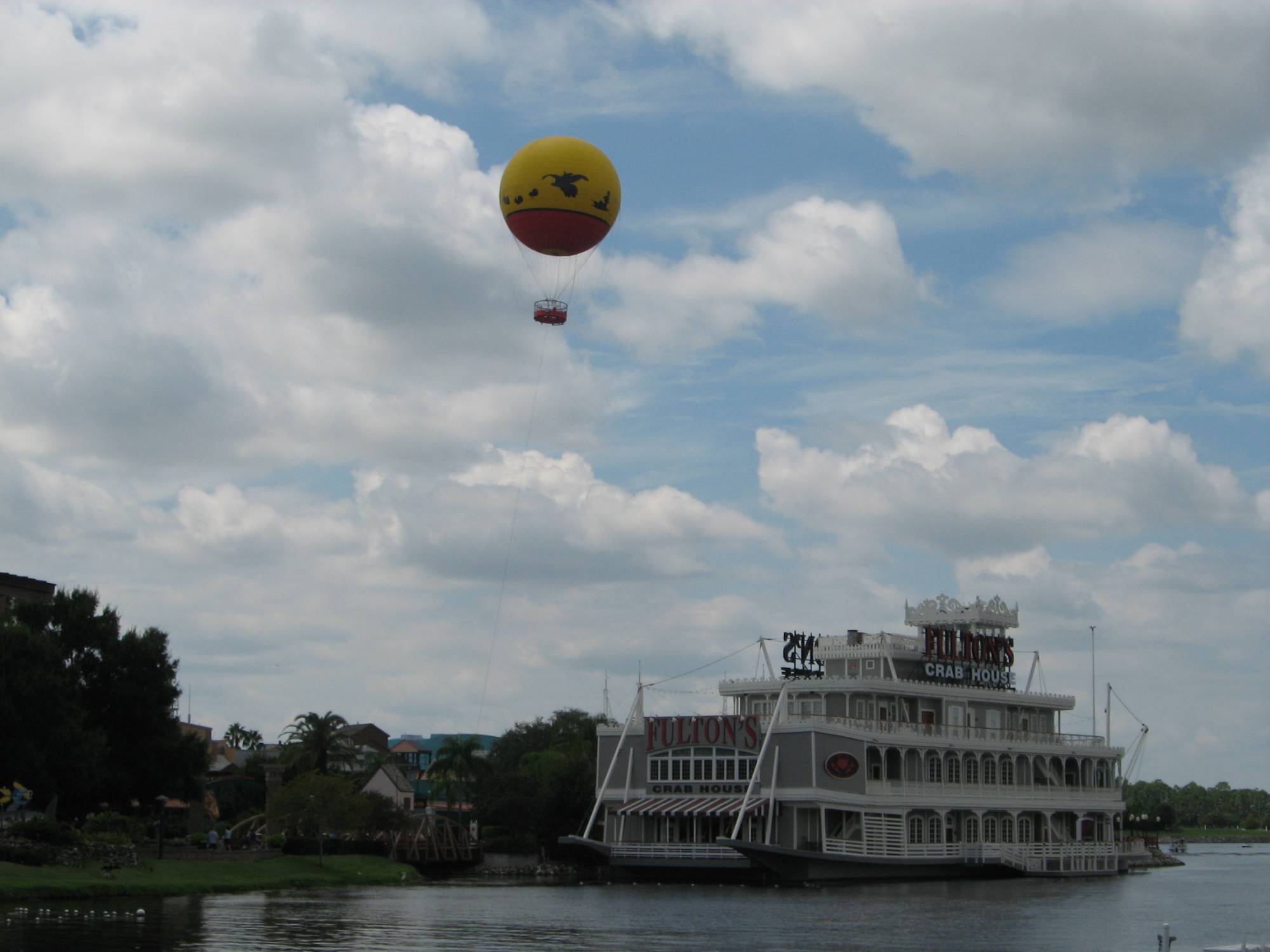 Downtown Disney - Fulton's and Characters in Flight