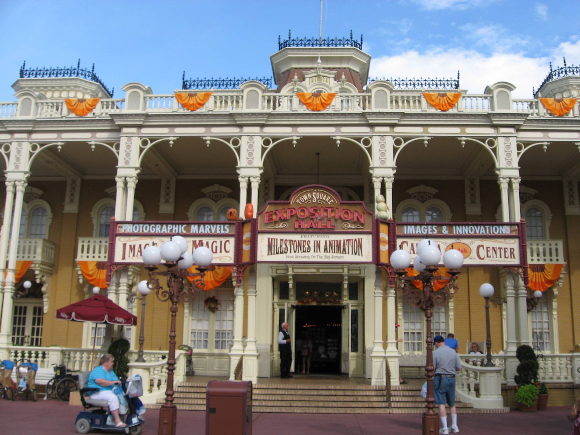 Magic Kingdom - Halloween  - Exposition Hall
