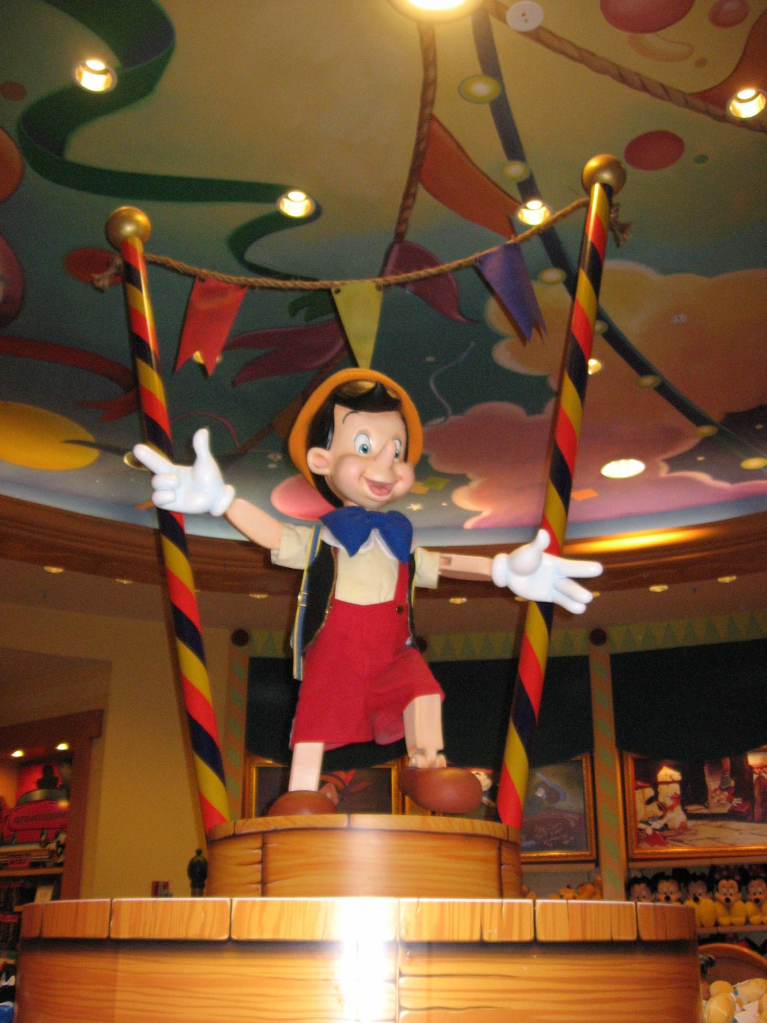 Downtown Disney - World of Disney - Pinocchio
