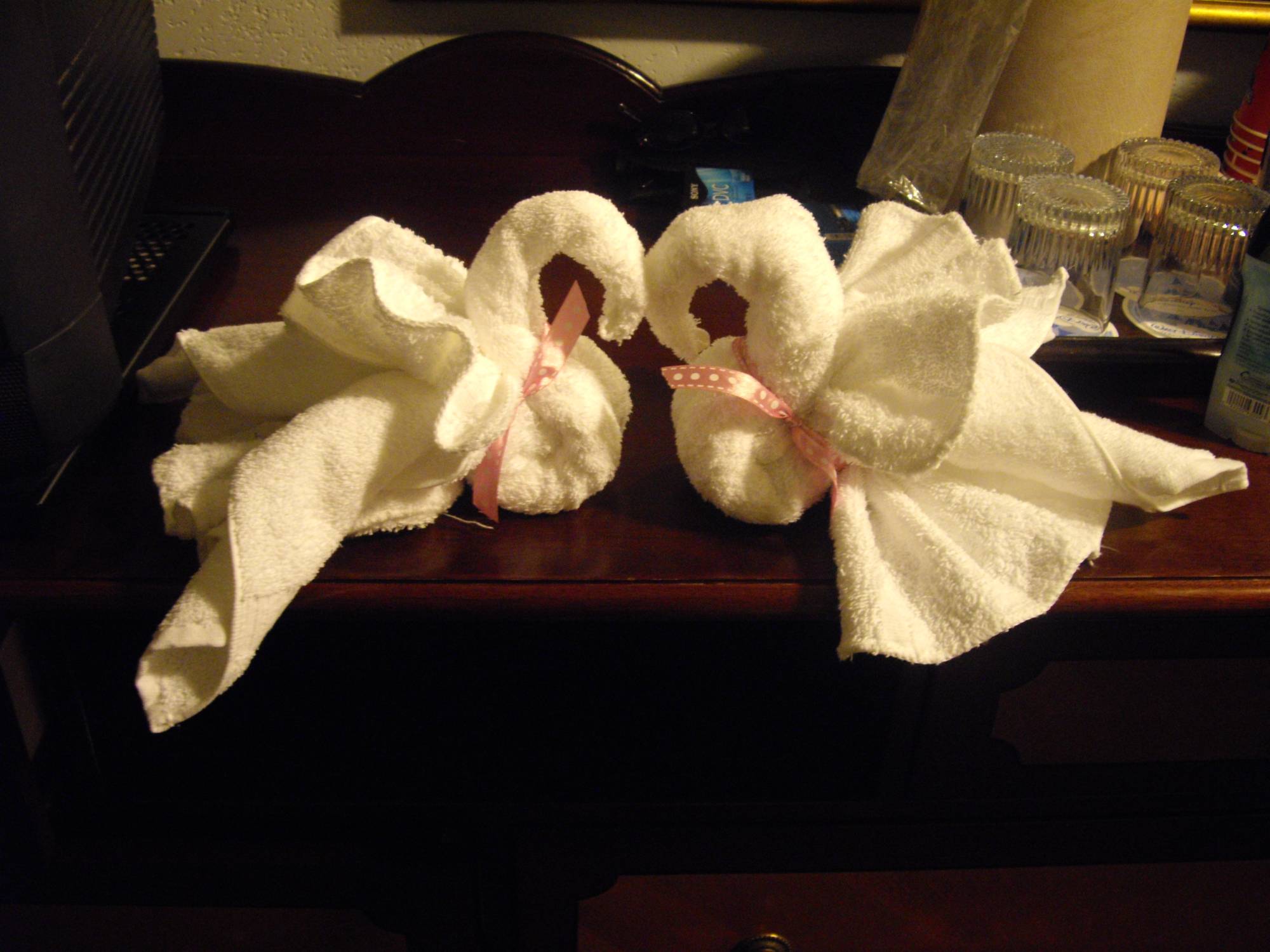 Port Orleans French Quarter - Towel Swans