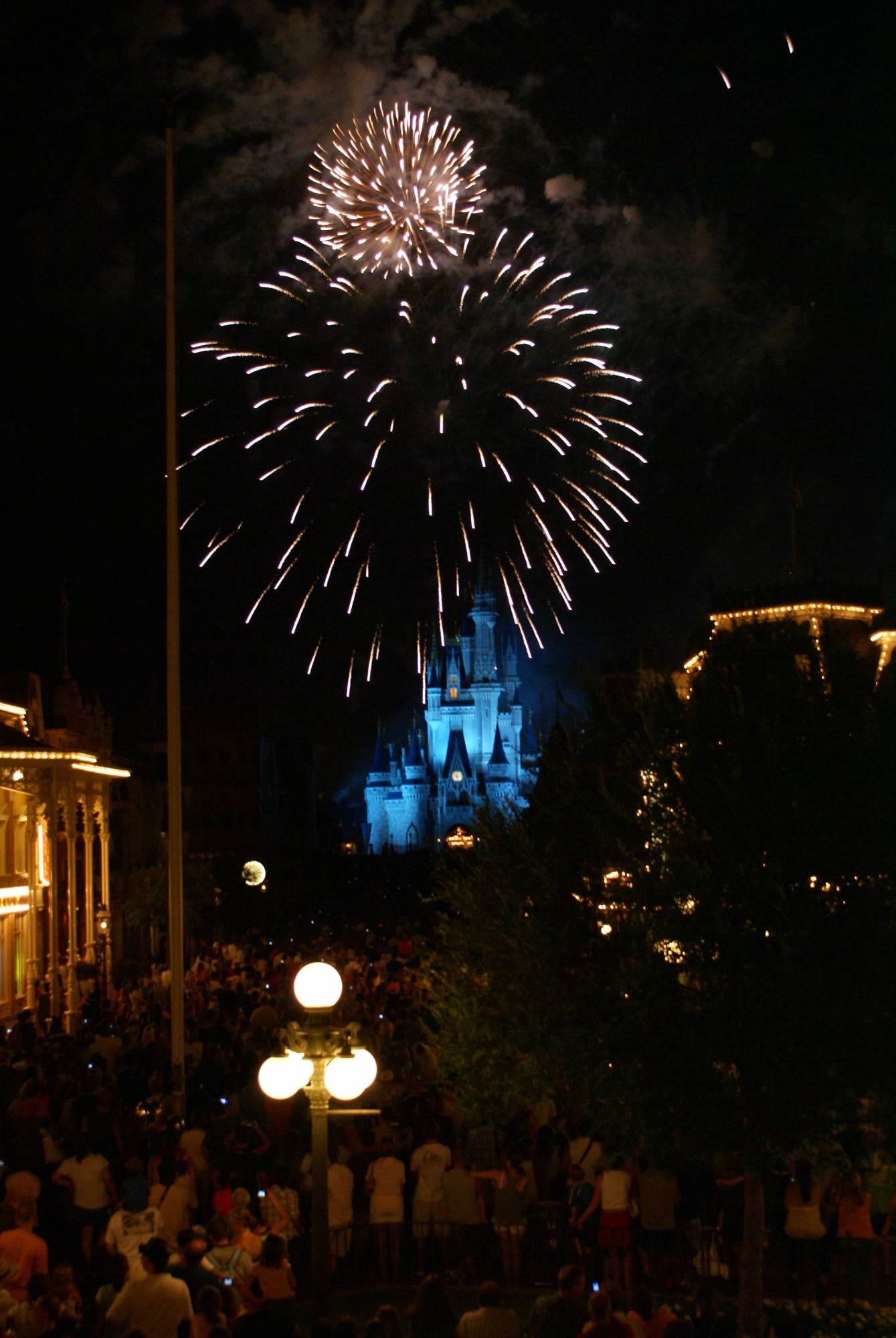 Magic Kingdom - SummerNightastic Fireworks